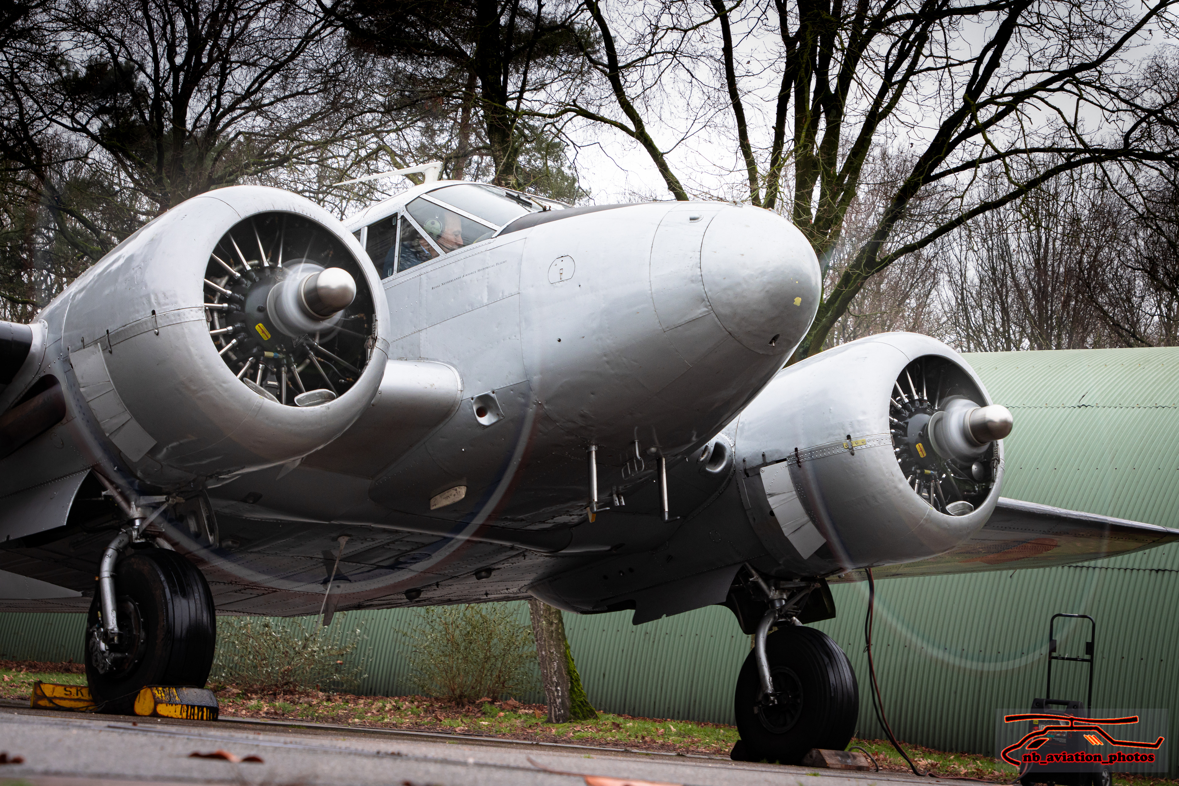 Beechcraft D18S (PH-KHV) G29 Koninklijke Luchtmacht Historische Vlucht