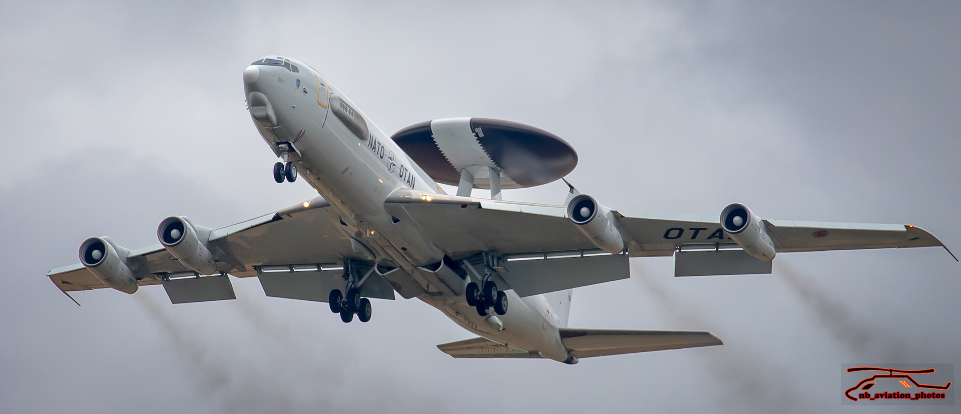 Boeing E-3A Airborne Warning & Control System (AWACS) 