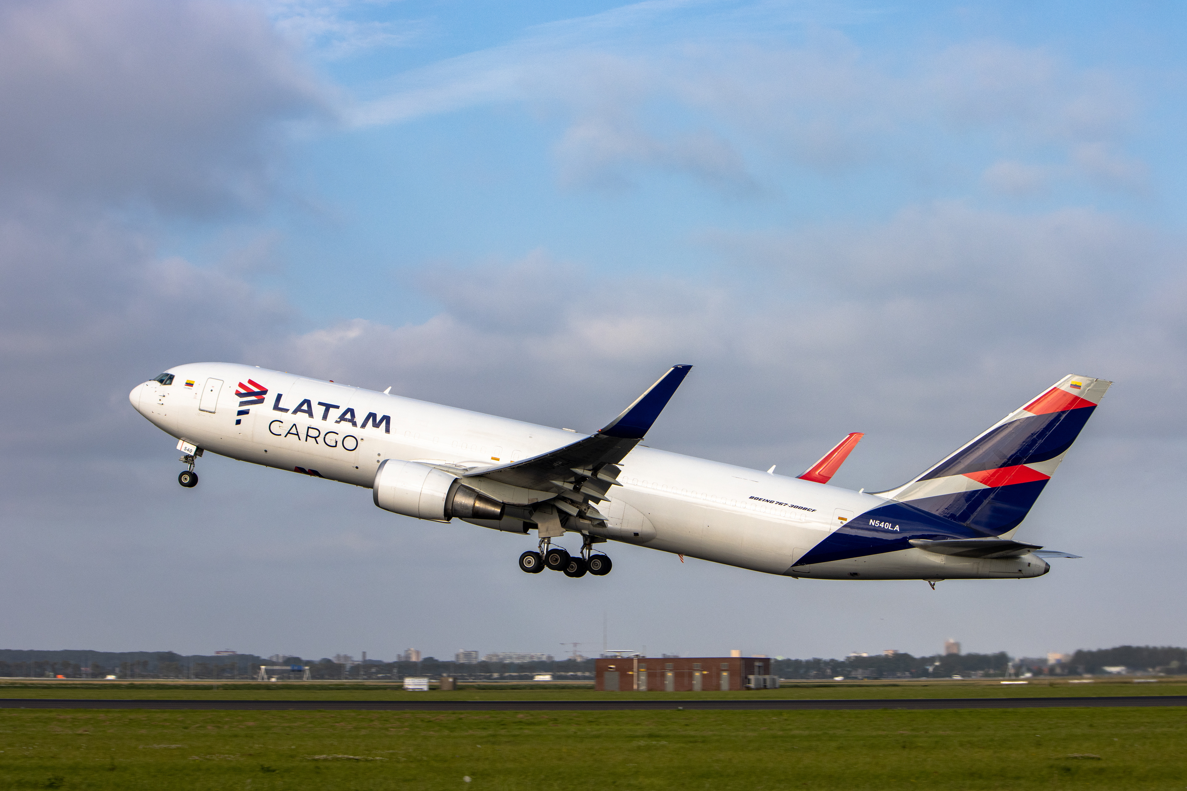 "Latam Cargo" Boeing 787-300BCF