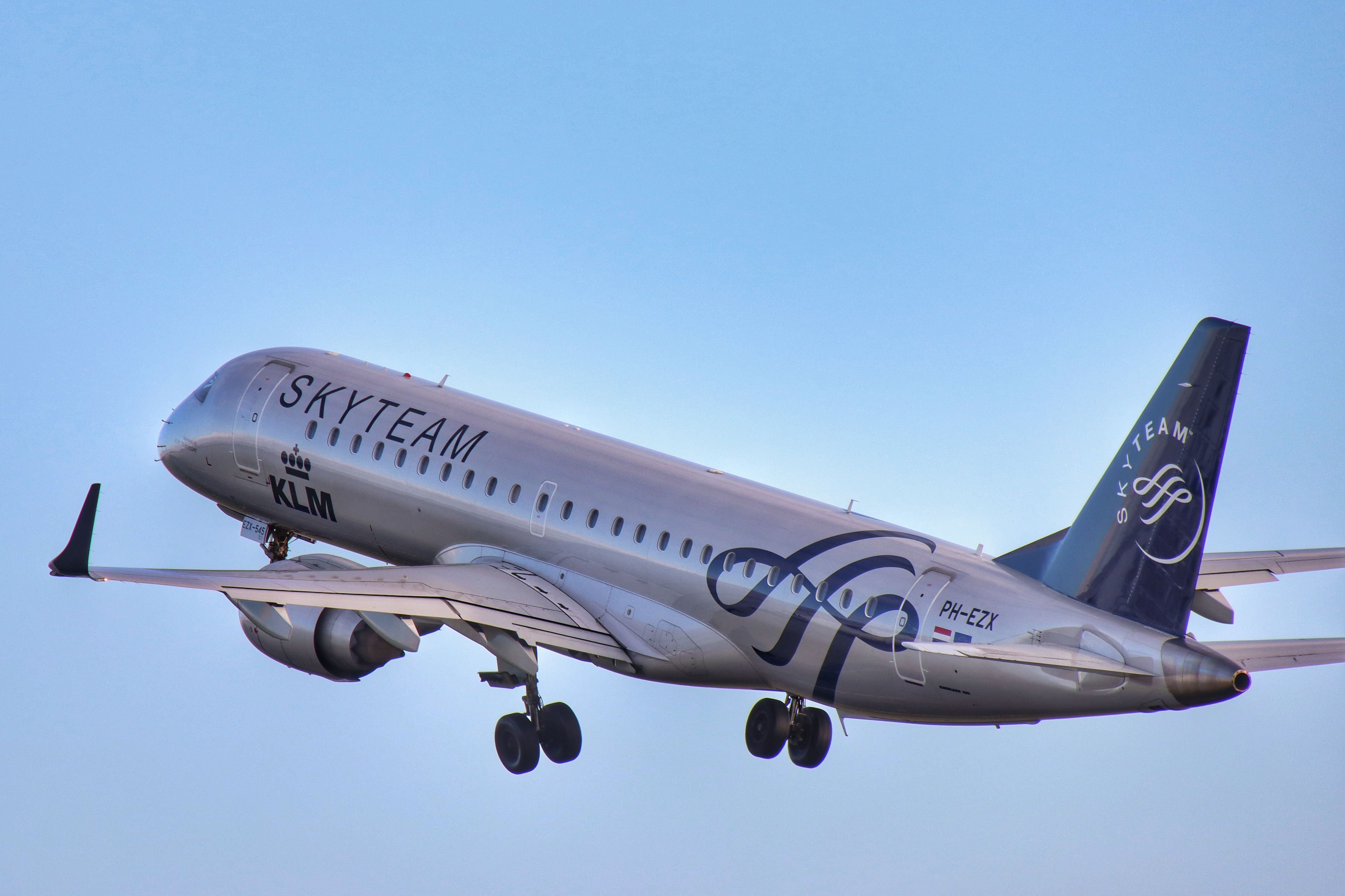 "KLM Skyteam" Embraer E190STD