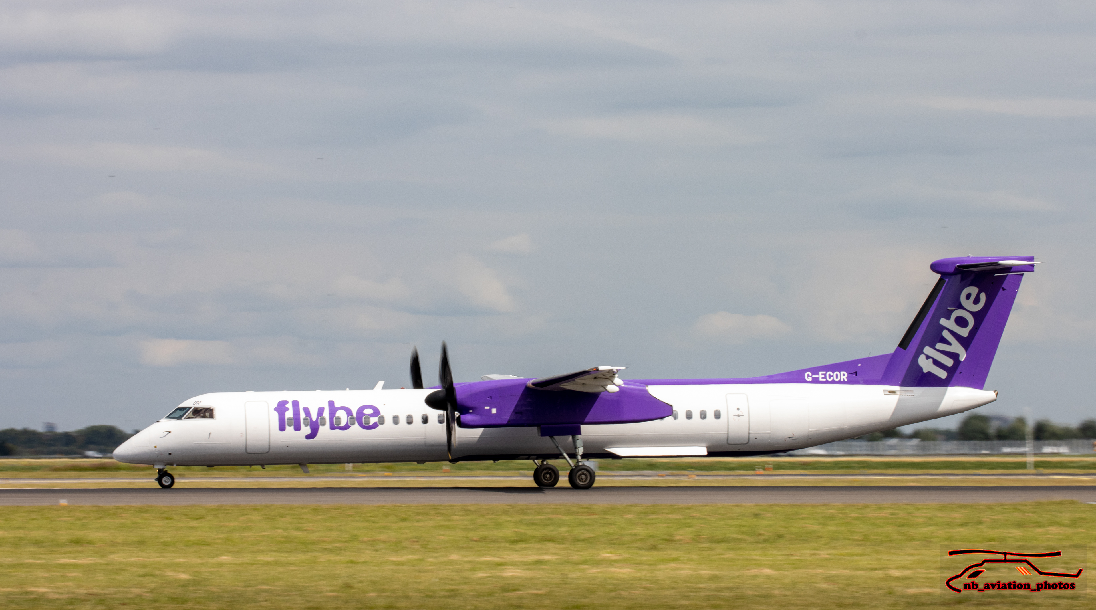 "Flybe" De Havilland Canada Dash 9-400