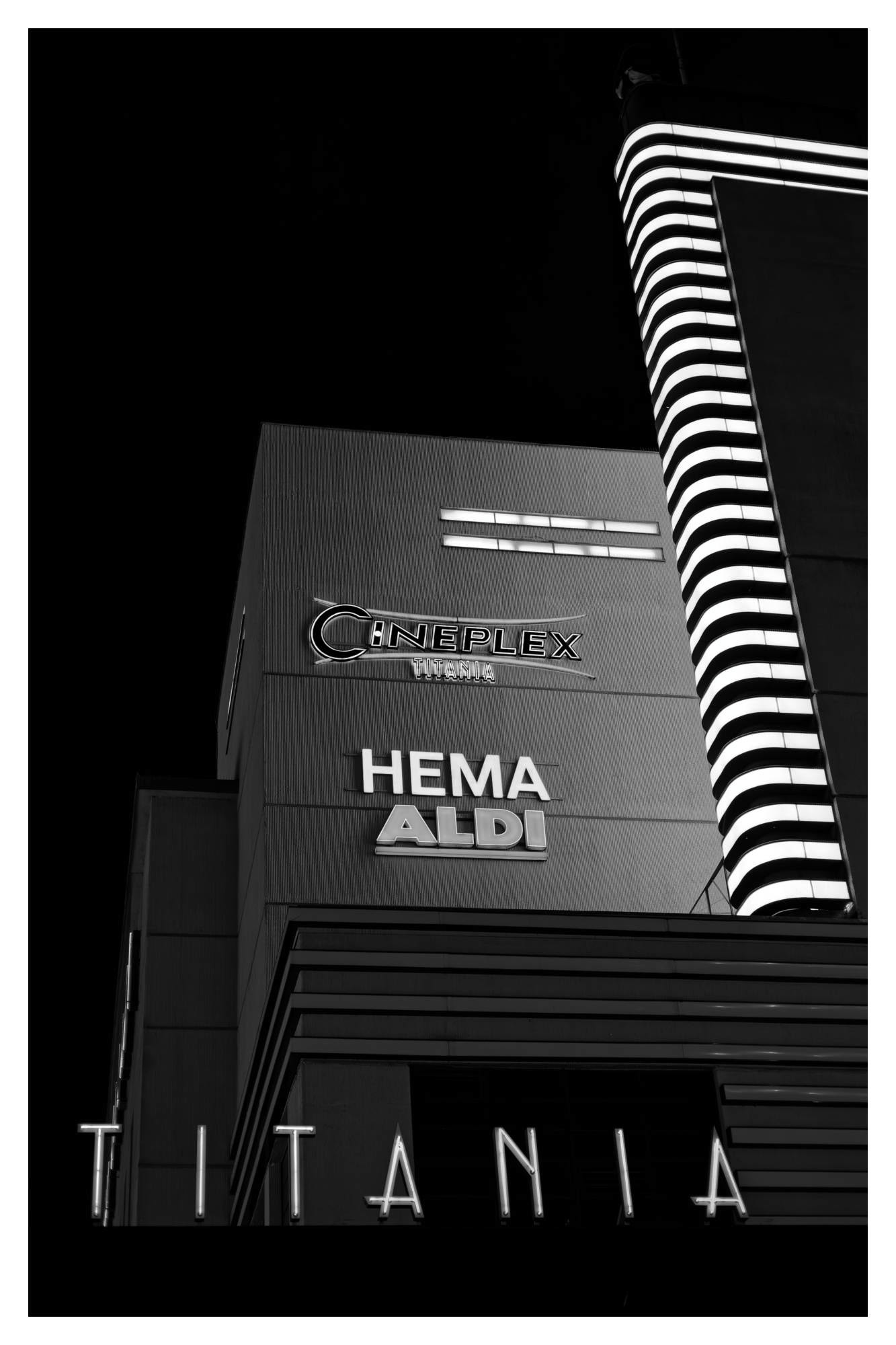 Cineplex Titania - Berlin © Heinz Kleim / KleimDesign