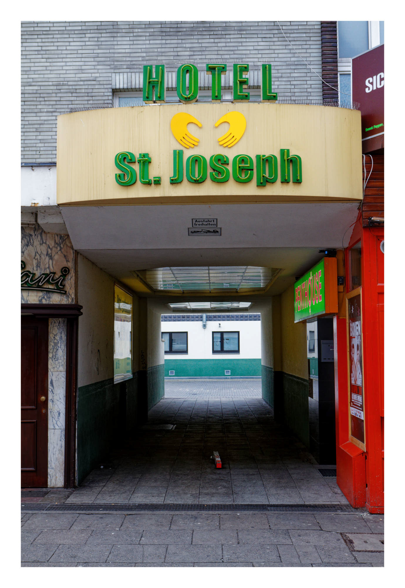 Reeperbahn - Hamburg © Heinz Kleim / KleimDesign