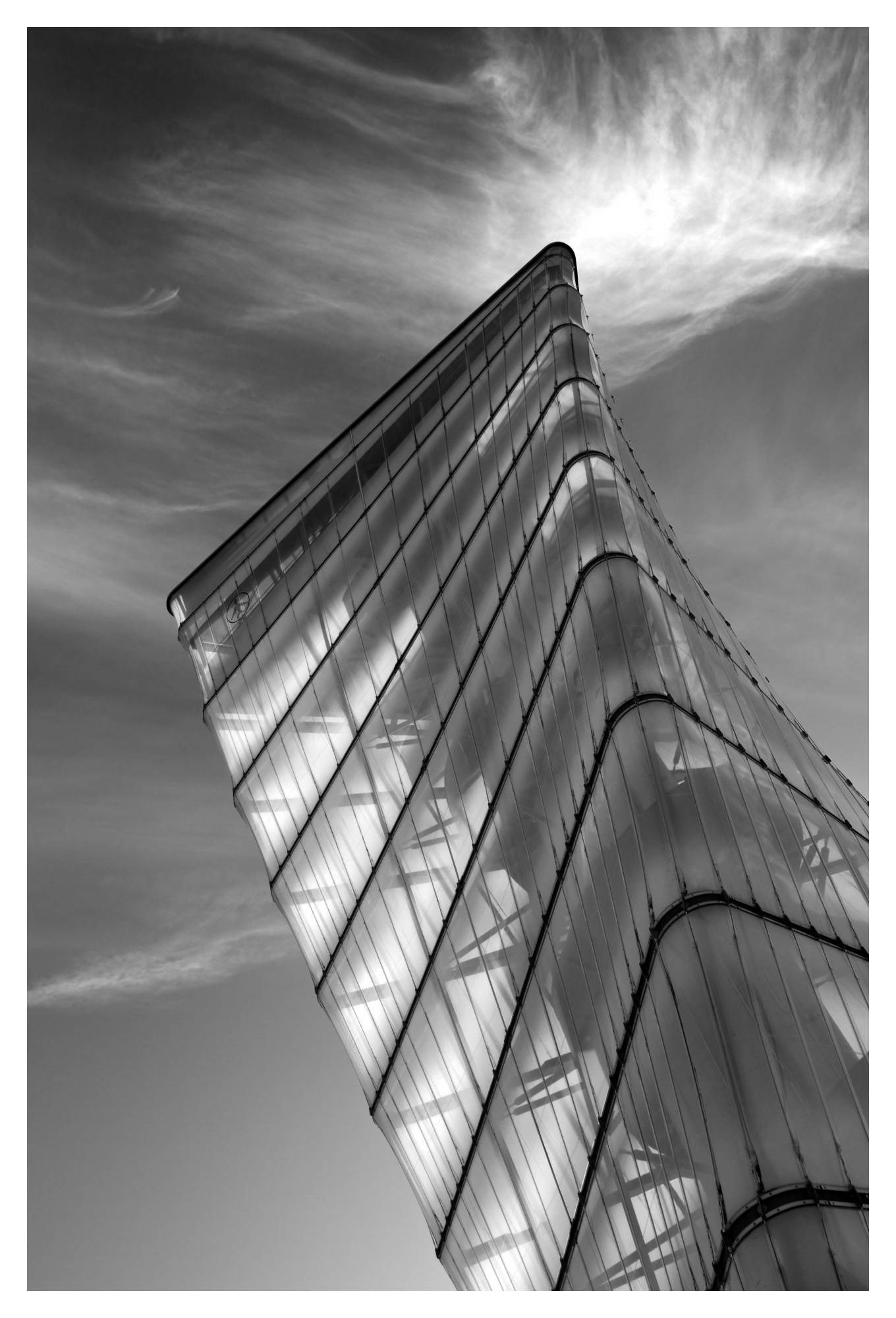 Infotower - Flughafen BER © Heinz Kleim / KleimDesign