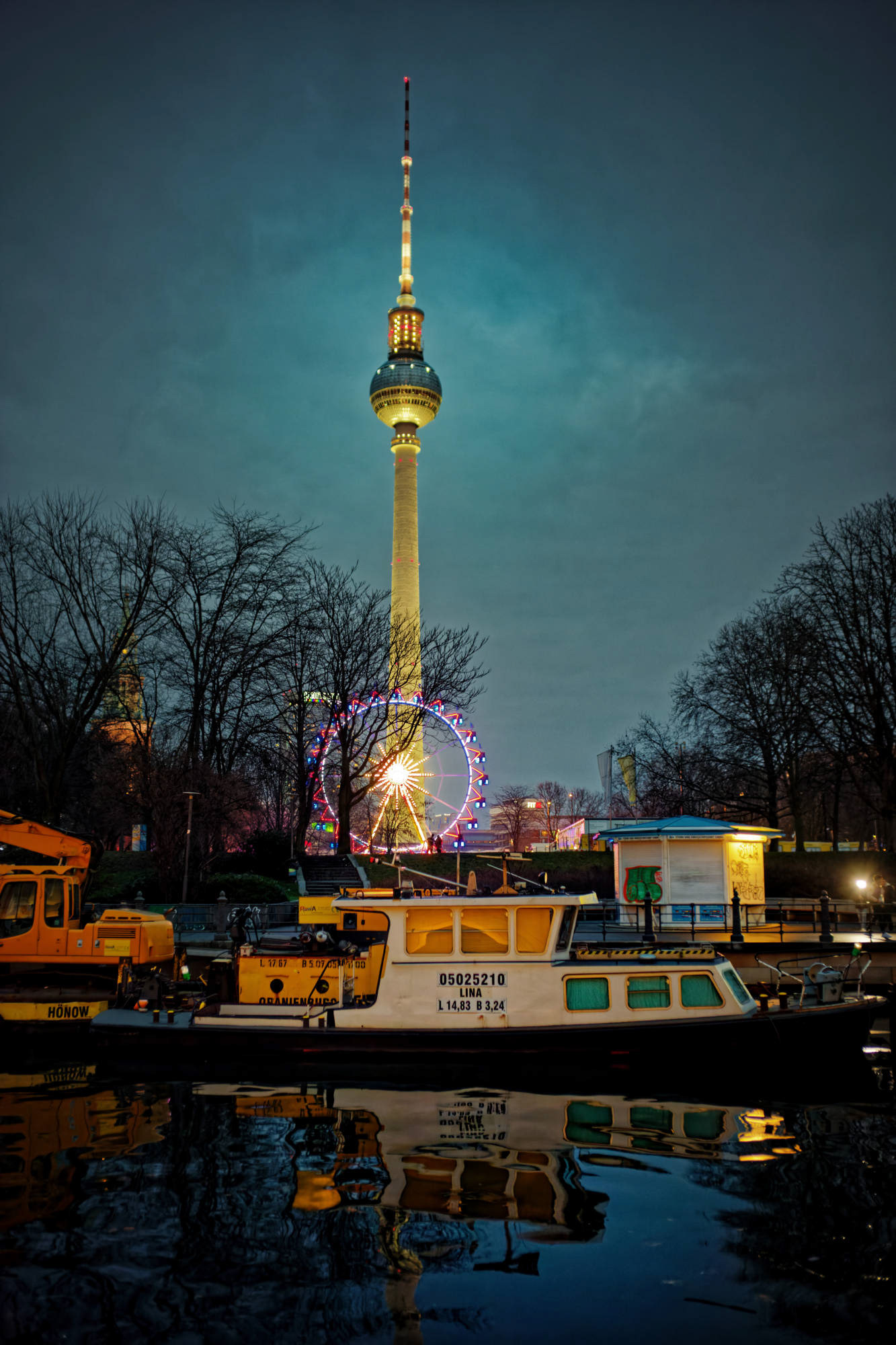Berlin Mitte Fernsehturm © Heinz Kleim / KleimDesign