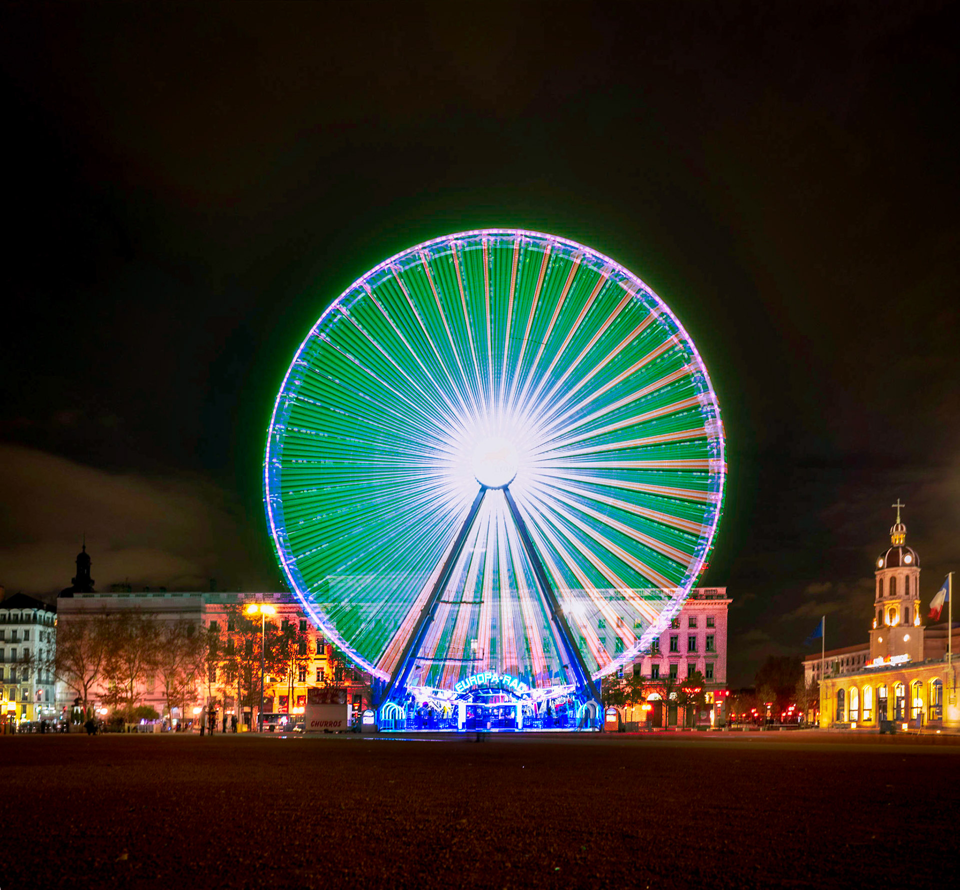 Place bellecour et sa roue