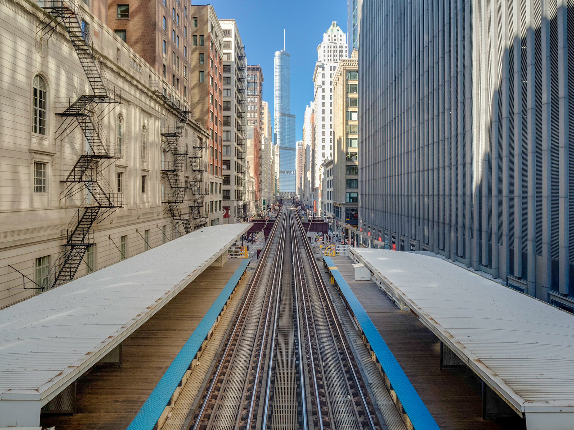 Take the L, and make a detour in Chicago