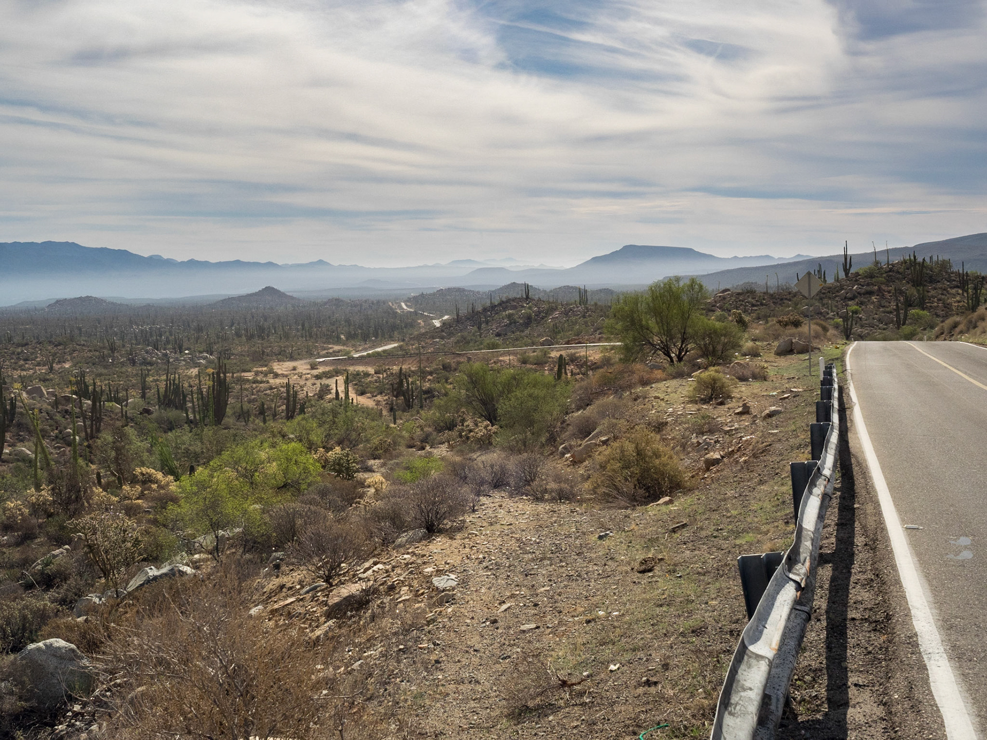 La route est interminable, mais le paysage change tous les 50km.