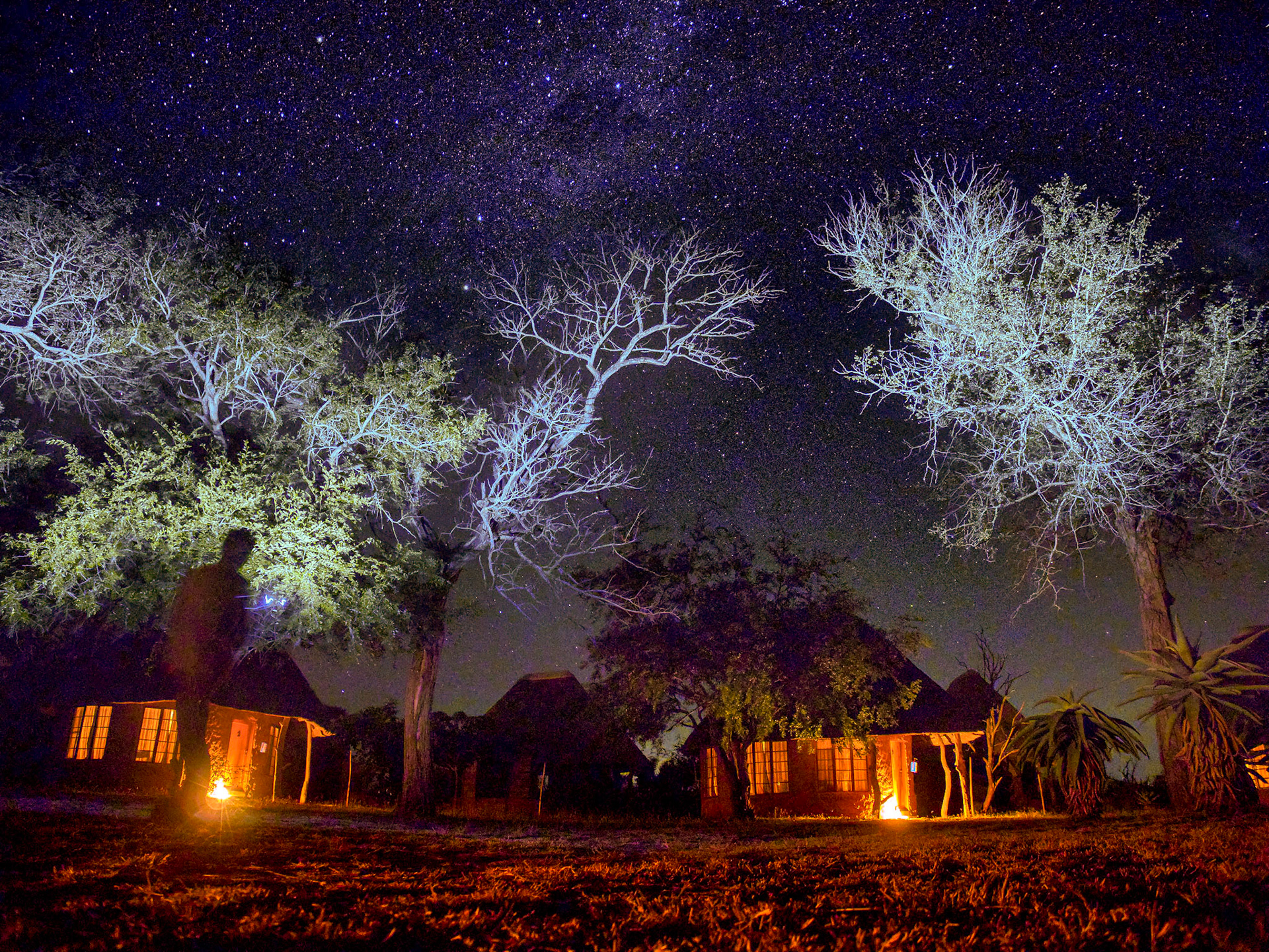 Hlane Royal Park à l'heure du coucher, Swaziland

https://www.instagram.com/p/BUpGxQxlNux/?taken-by=edouarddeganay