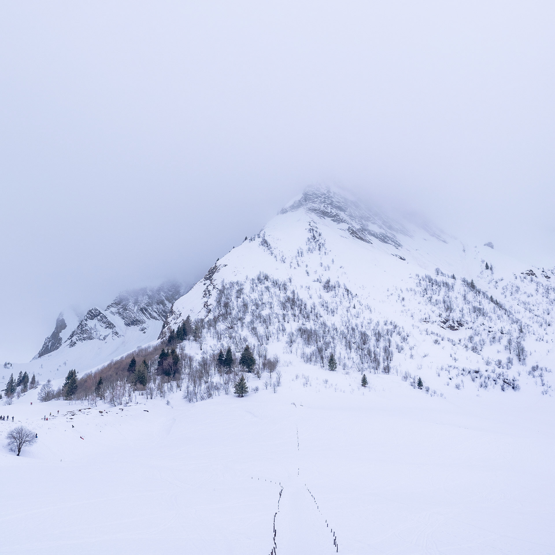 Les aravis sortent de la brume