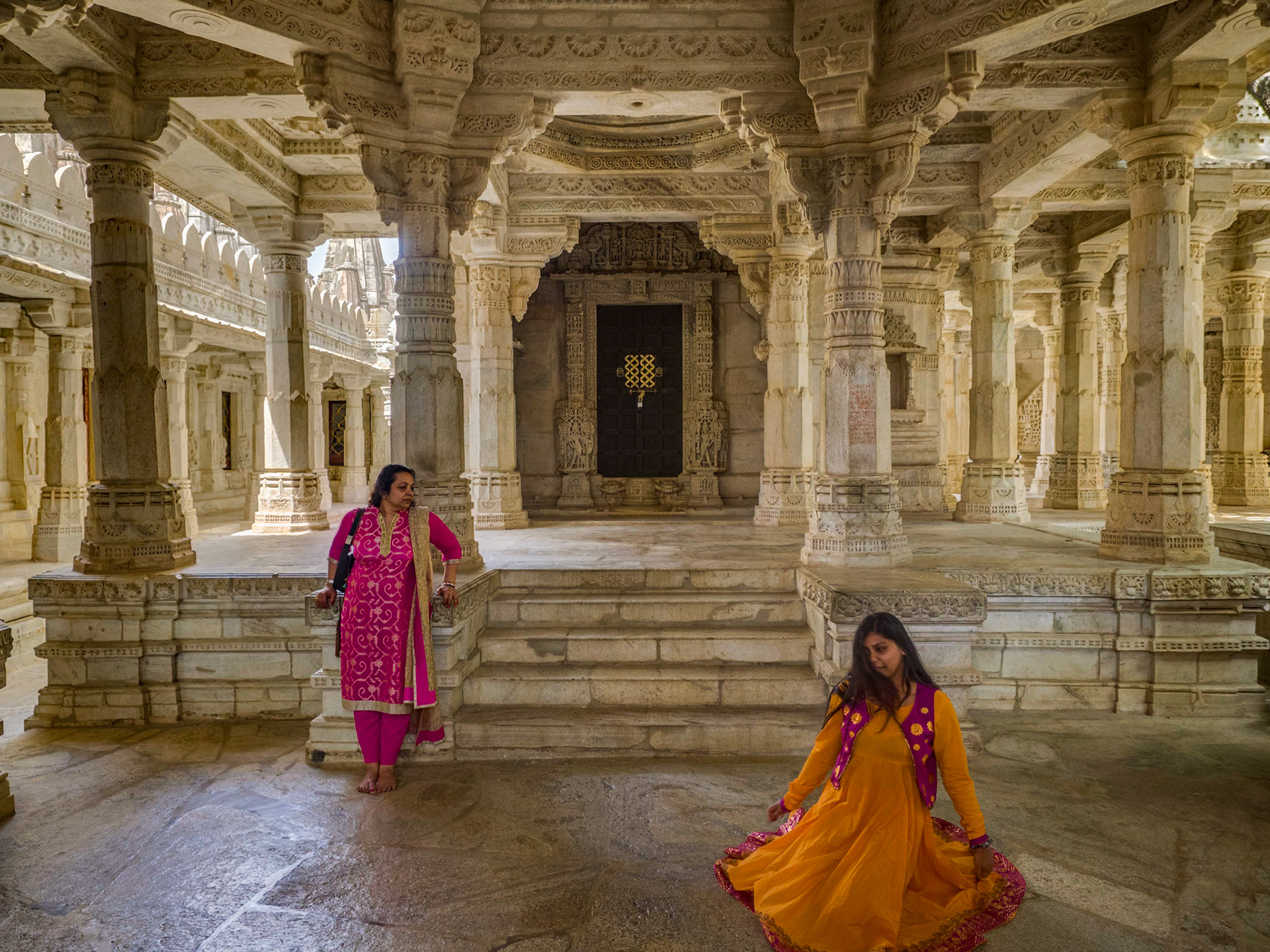 Les indiens sont les rois des selfies et autres photos mises en scène.

https://www.instagram.com/p/BSp9U_SlCn1/?taken-by=edouarddeganay