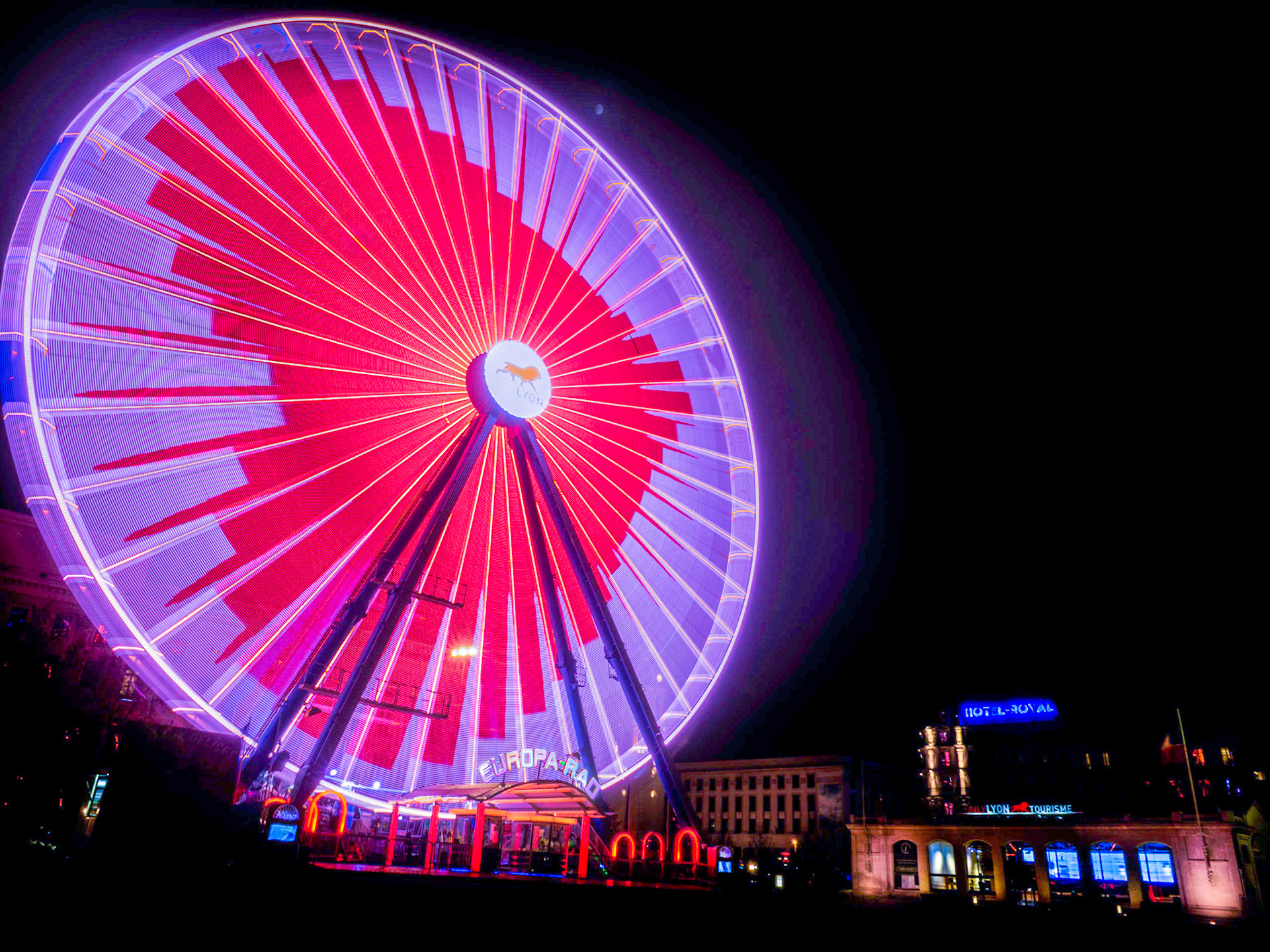 Place bellecour et sa roue