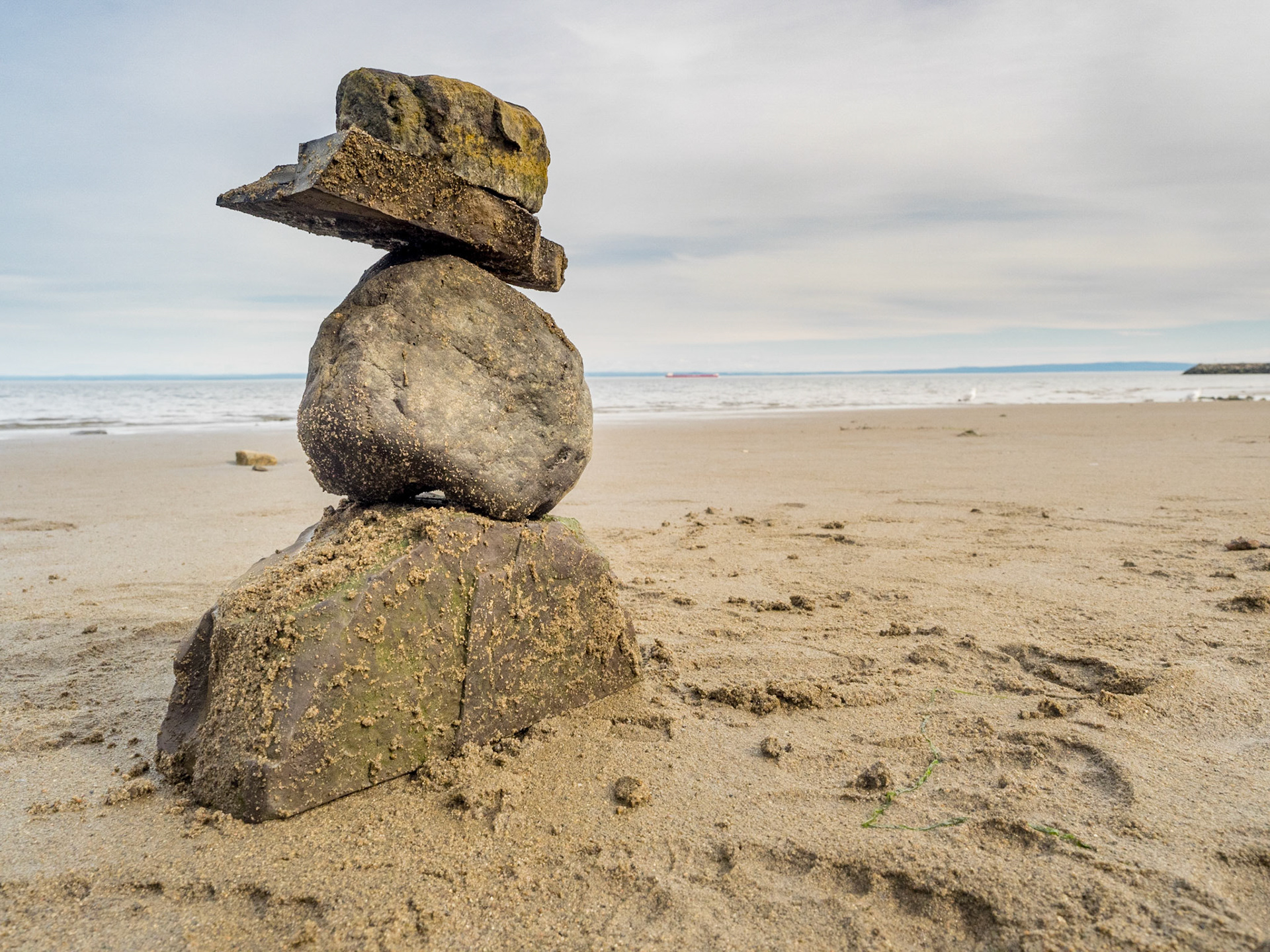 Passez son temps sur une plage sur le St Laurent, où l'eau est à 4°C...