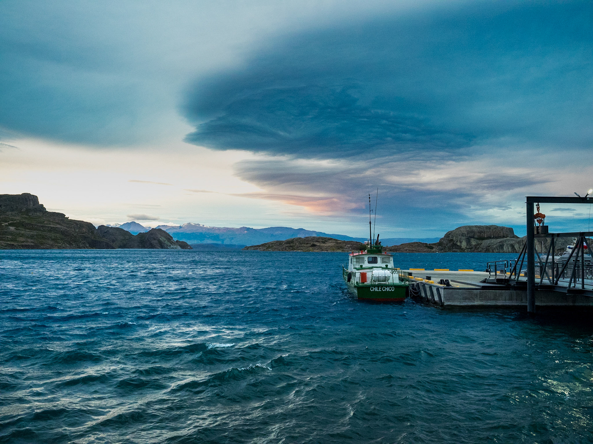 Chile Chico toujours, au même moment. La marine militaire est très présente, sur un lac c'est étrange !
