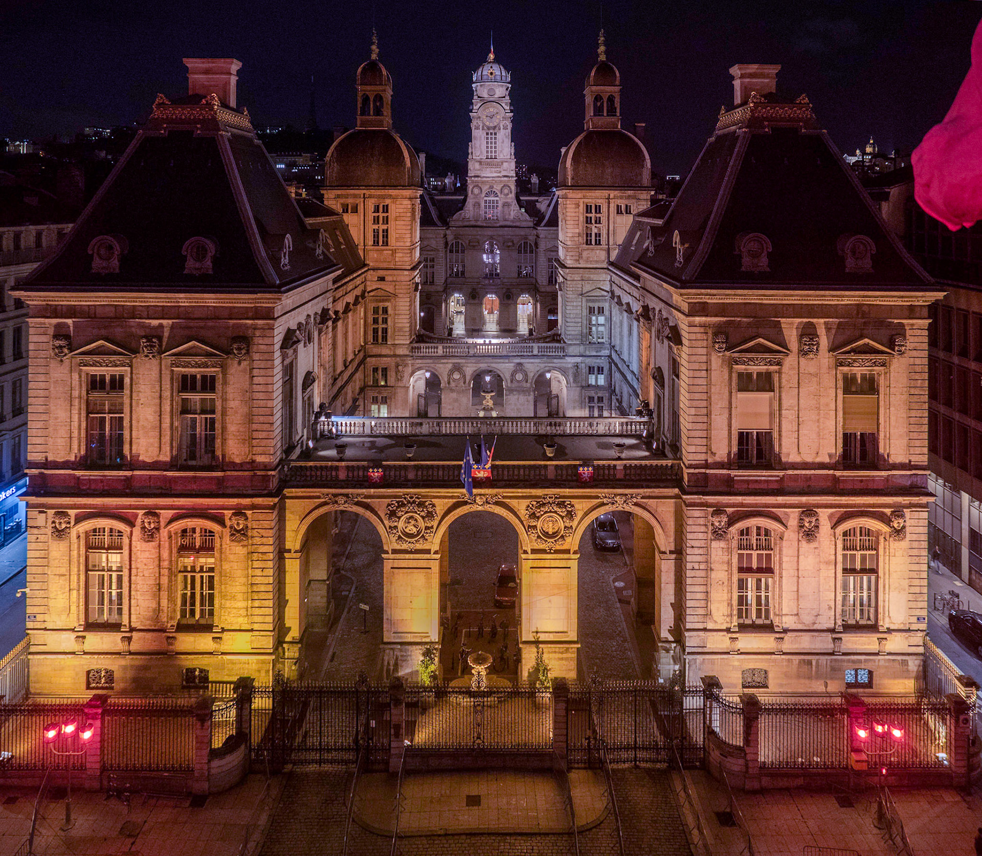 L'arrière de l'hôtel de ville
