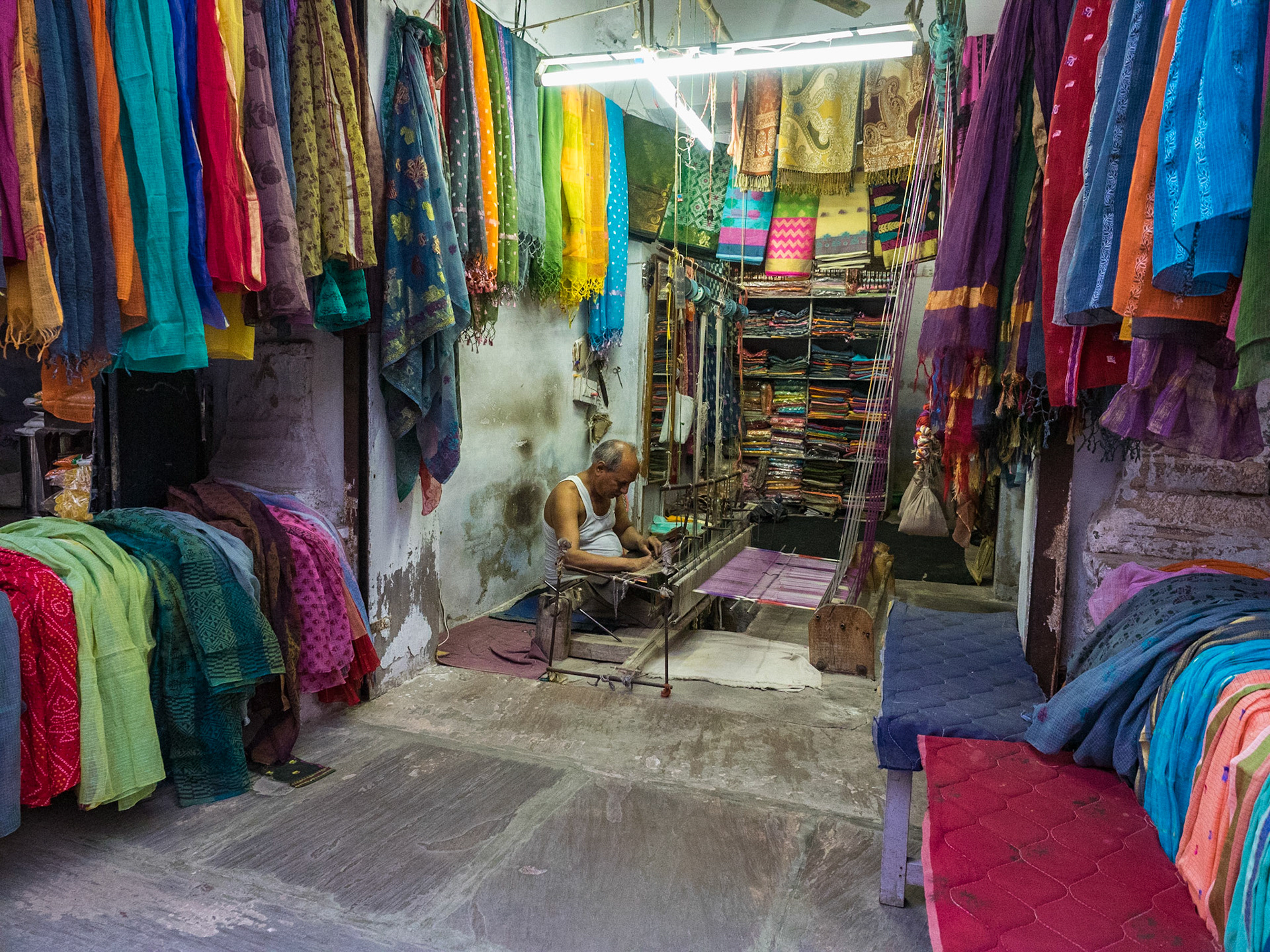 Il fait nuit, mais le travail n'est pas terminé !