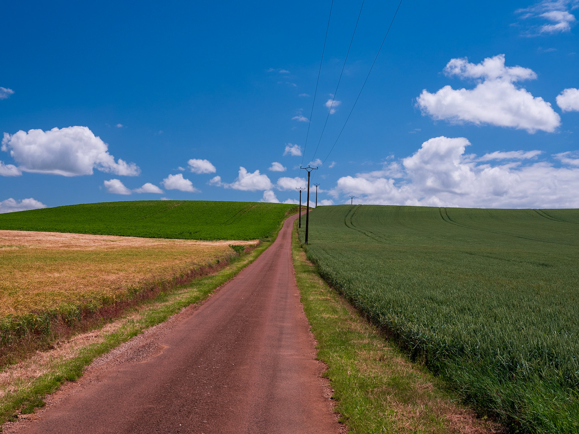 Une plaine, la route est longue