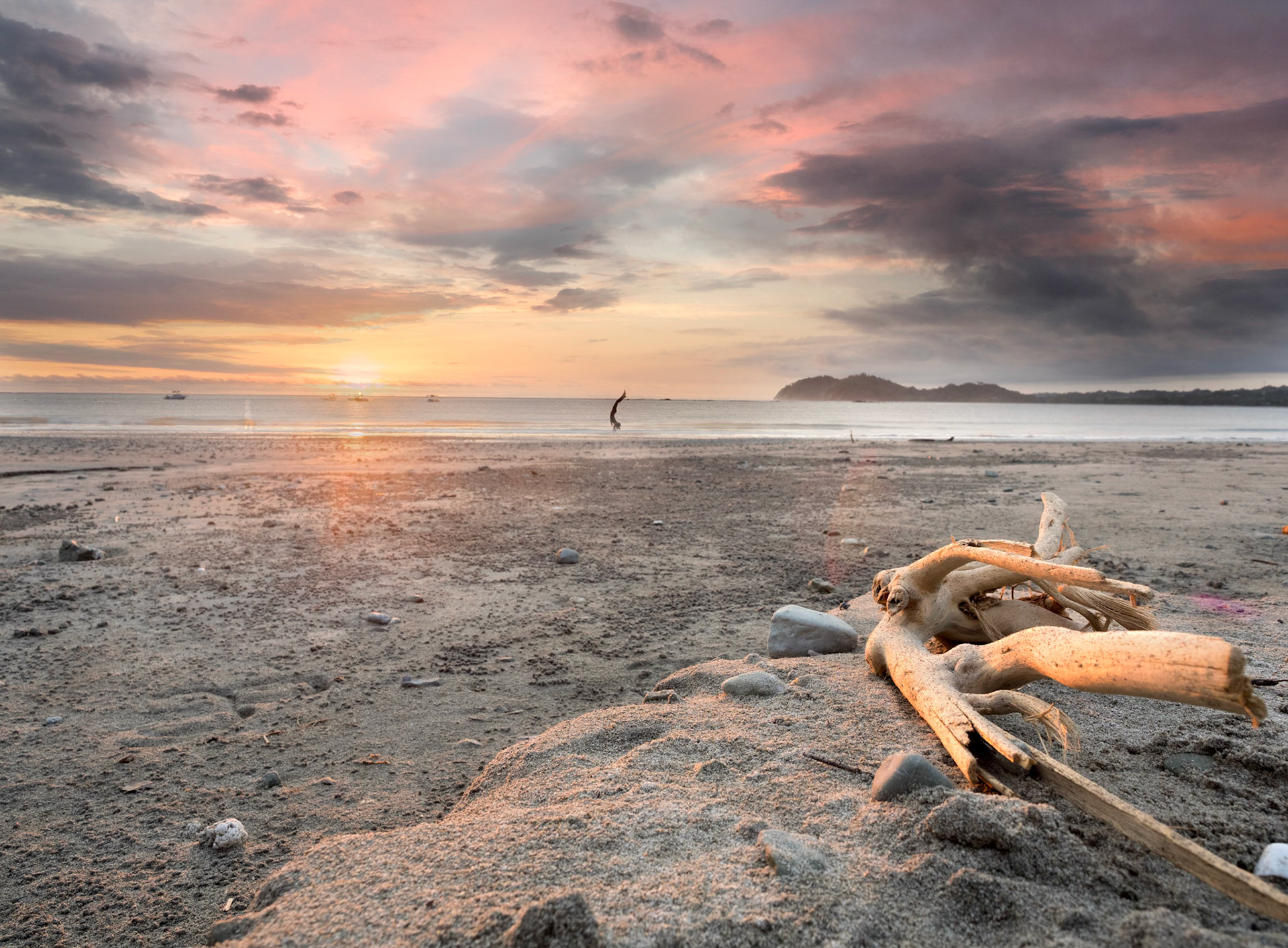 Another Sunset on a beach. Follow all the adventurous story of a familly wolrd tour on edouarddg.com