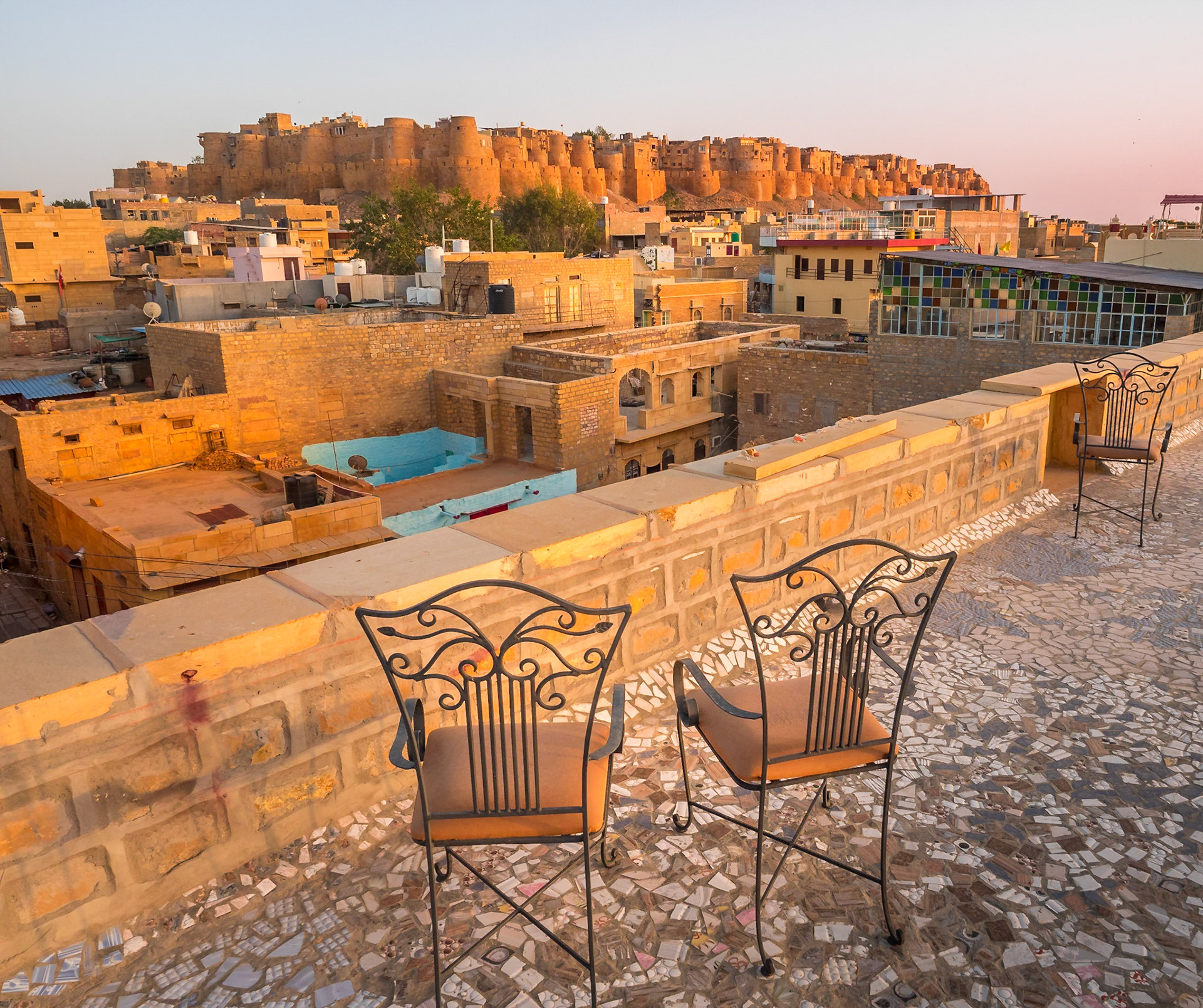 Jaisalmer la belle jaune, la veille de holi, du toit de notre hôtel.