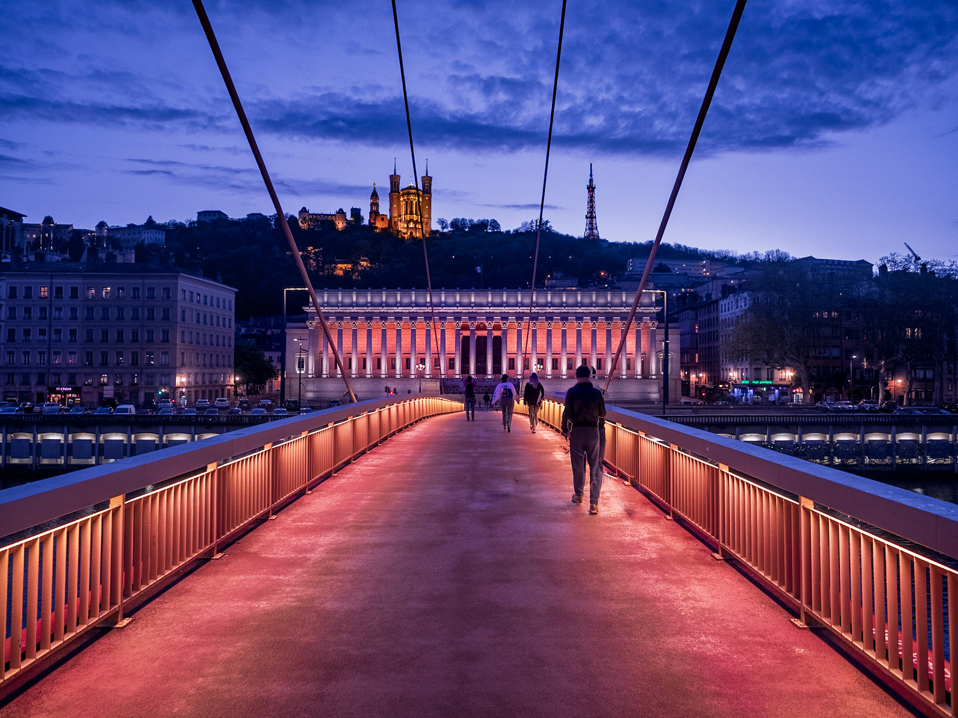Fourvière, le palais de justice et sa passerelle