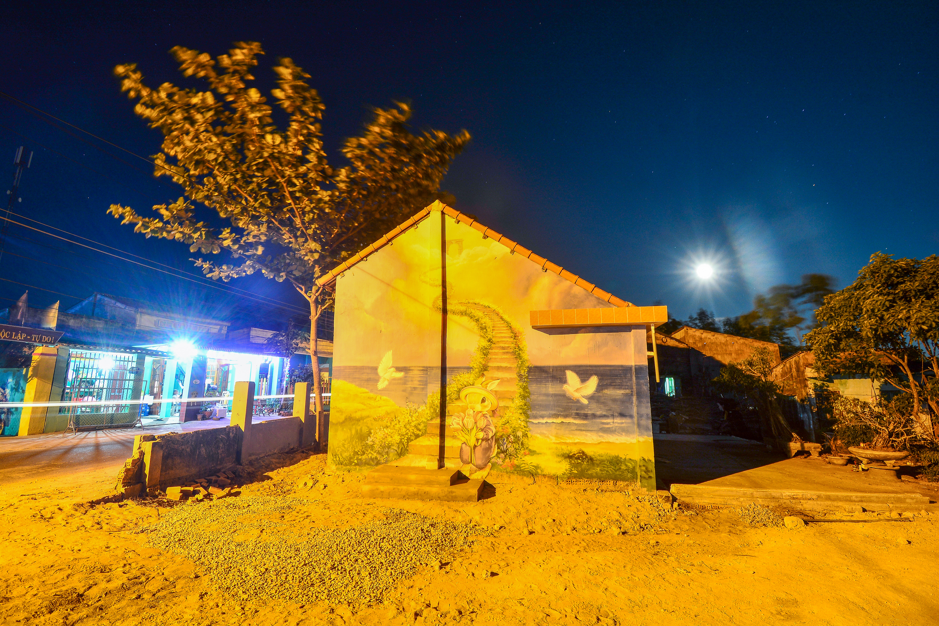 Làng Bích Họa Tam Thanh - Tam Thanh Mural Village