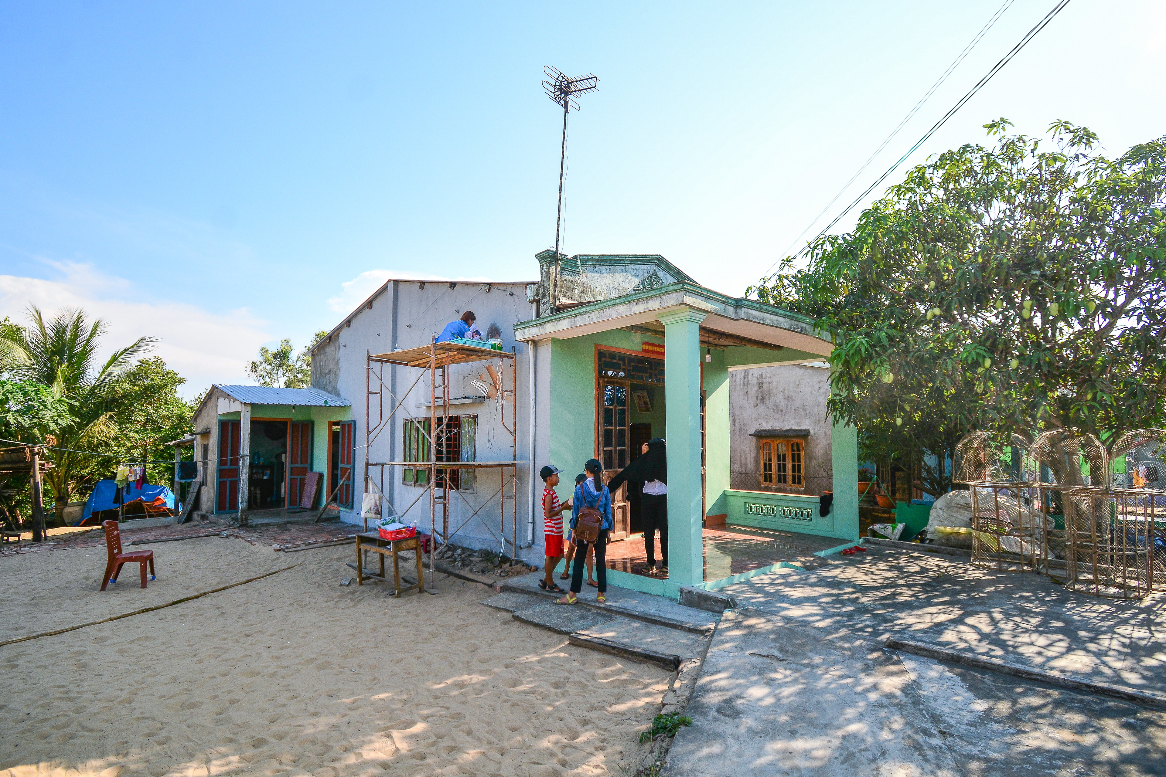 Làng Bích Họa Tam Thanh - Tam Thanh Mural Village