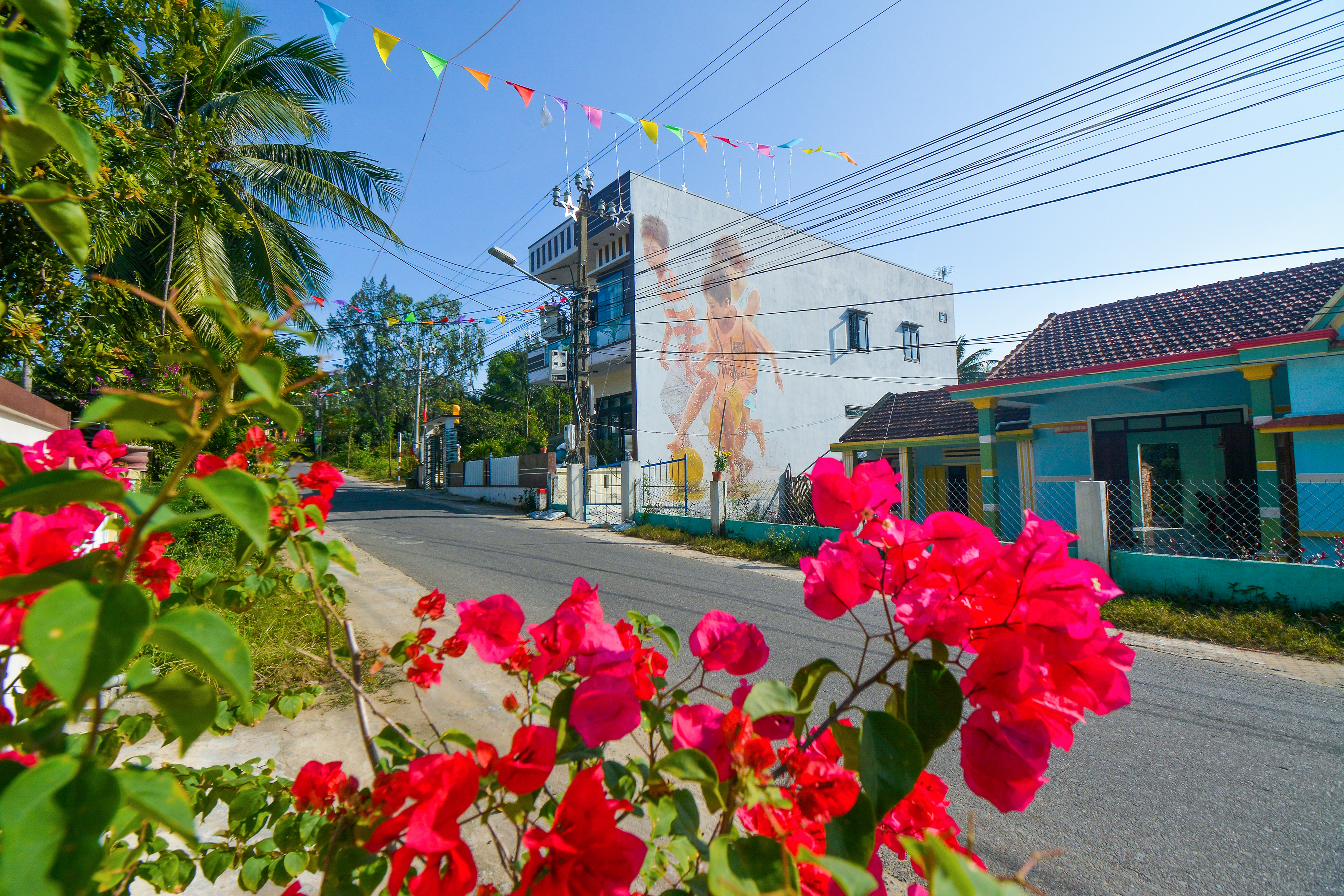 Làng Bích Họa Tam Thanh - Tam Thanh Mural Village