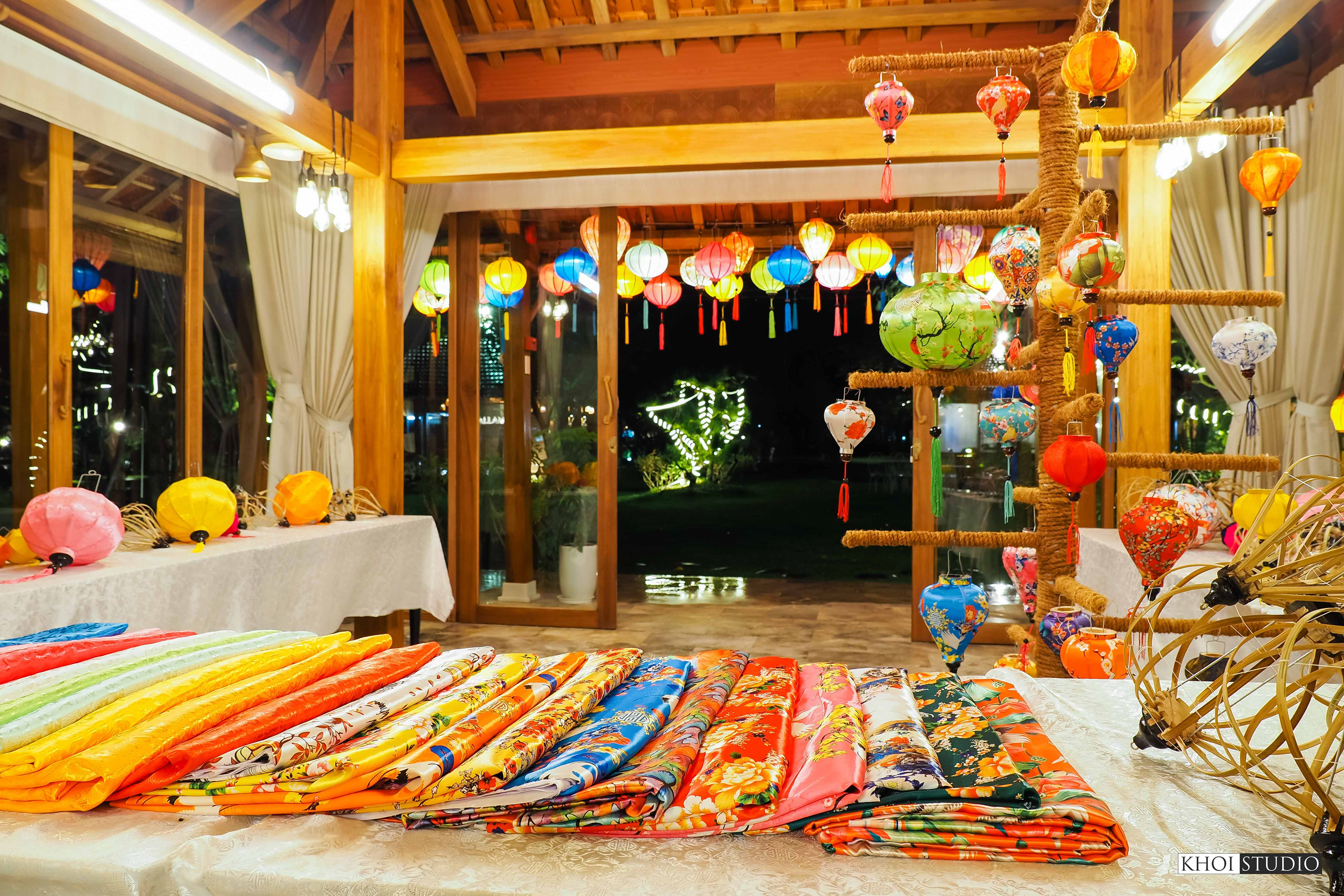 Lantern making class in Hoi An - 호이안의 랜턴 만들기 수업 - Lớp học làm lồng đèn ở Hội An