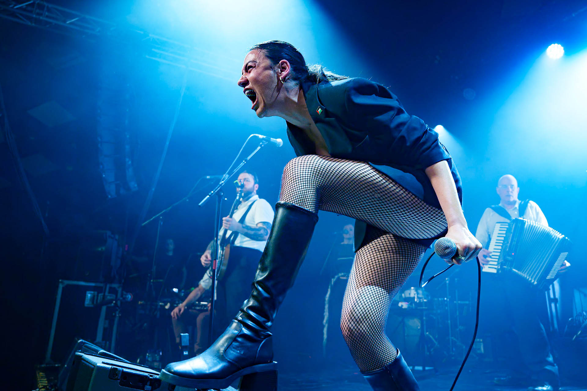 Nadine Shah with The Pogues performing live at Glasgow’s iconic Barrowland Ballroom. Photographed by Gareth Fraser / 3rd Mile.