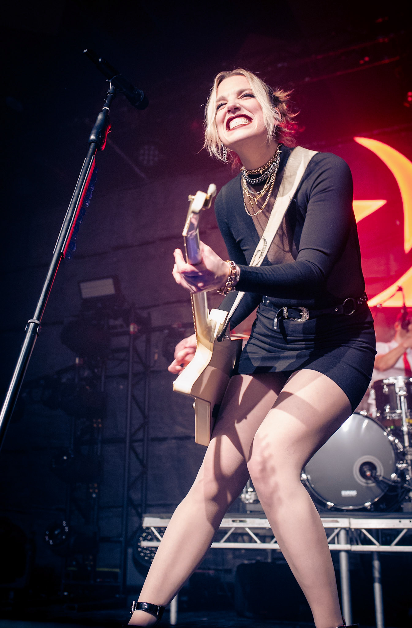 Lzzy Hale of Halestorm performing live at Glasgow’s iconic Barrowland Ballroom. Photographed by Gareth Fraser / 3rd Mile.