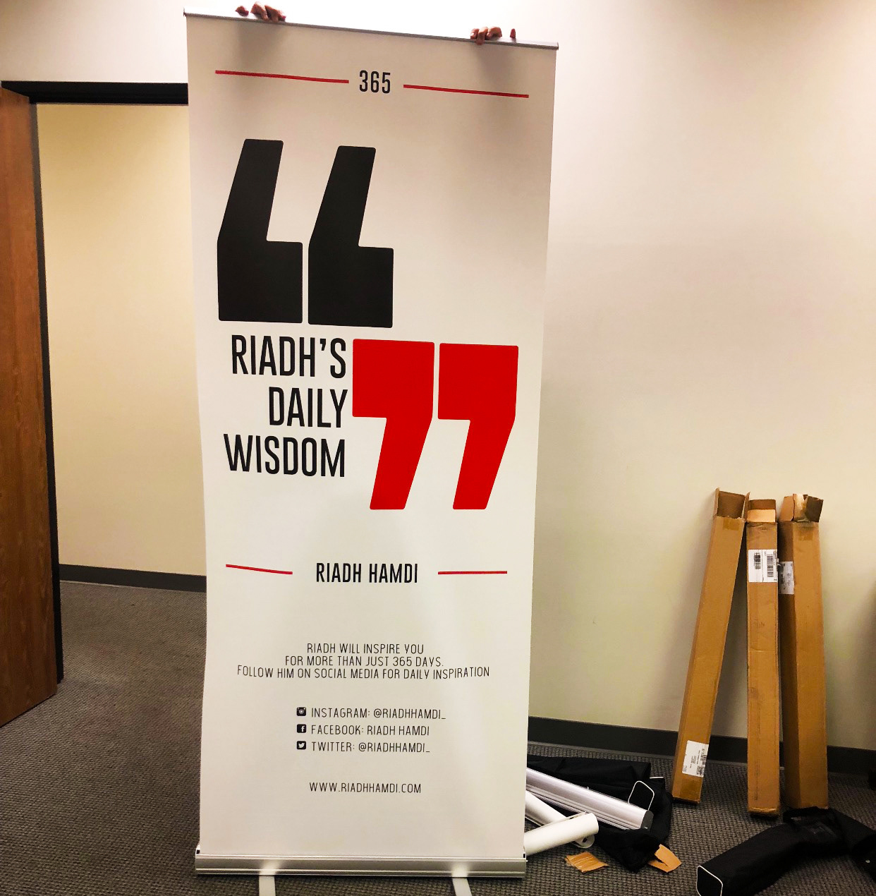 Pop-Up Signage - Riadh Hamdi