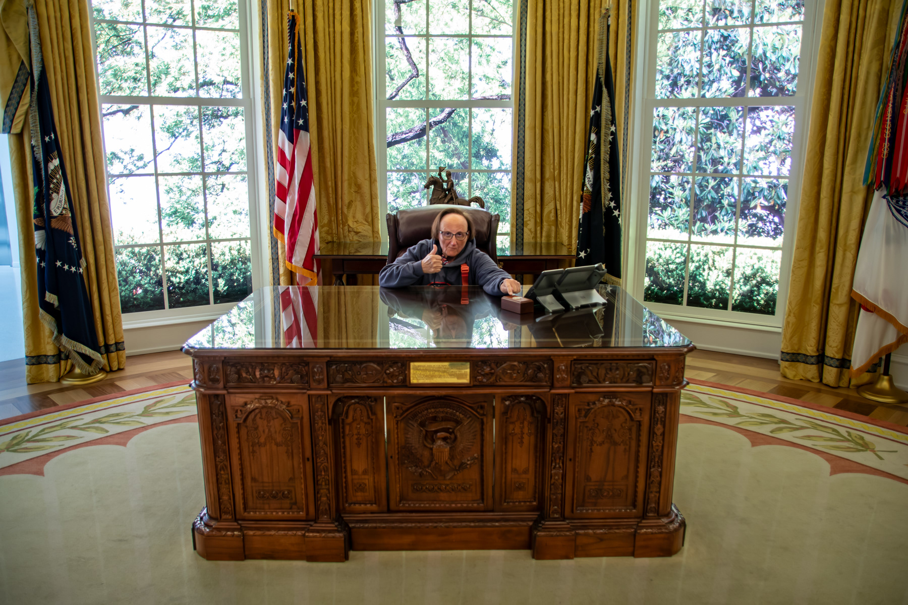 The Peoples House Oval Office Resolute Desk