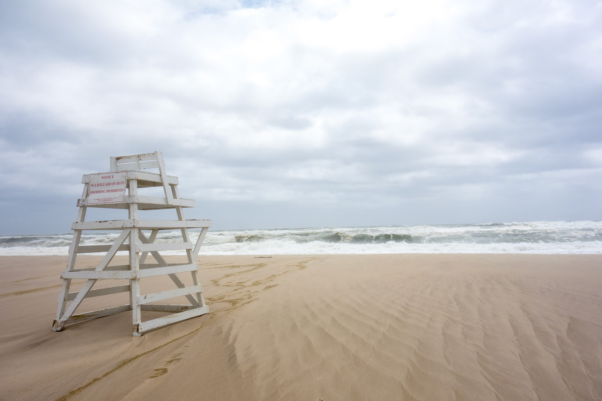 Flying Point Lifeguard Bench in the Morning