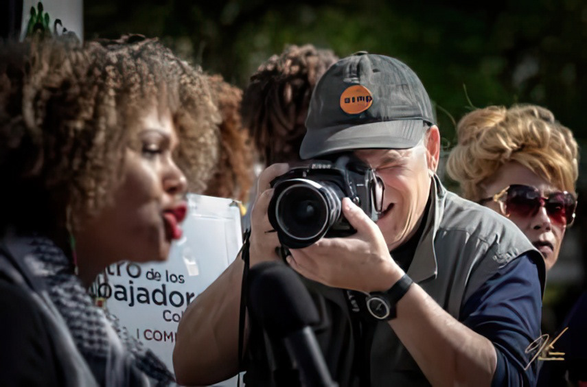 Howard Paul, working photog today. ©2025, John Shelton