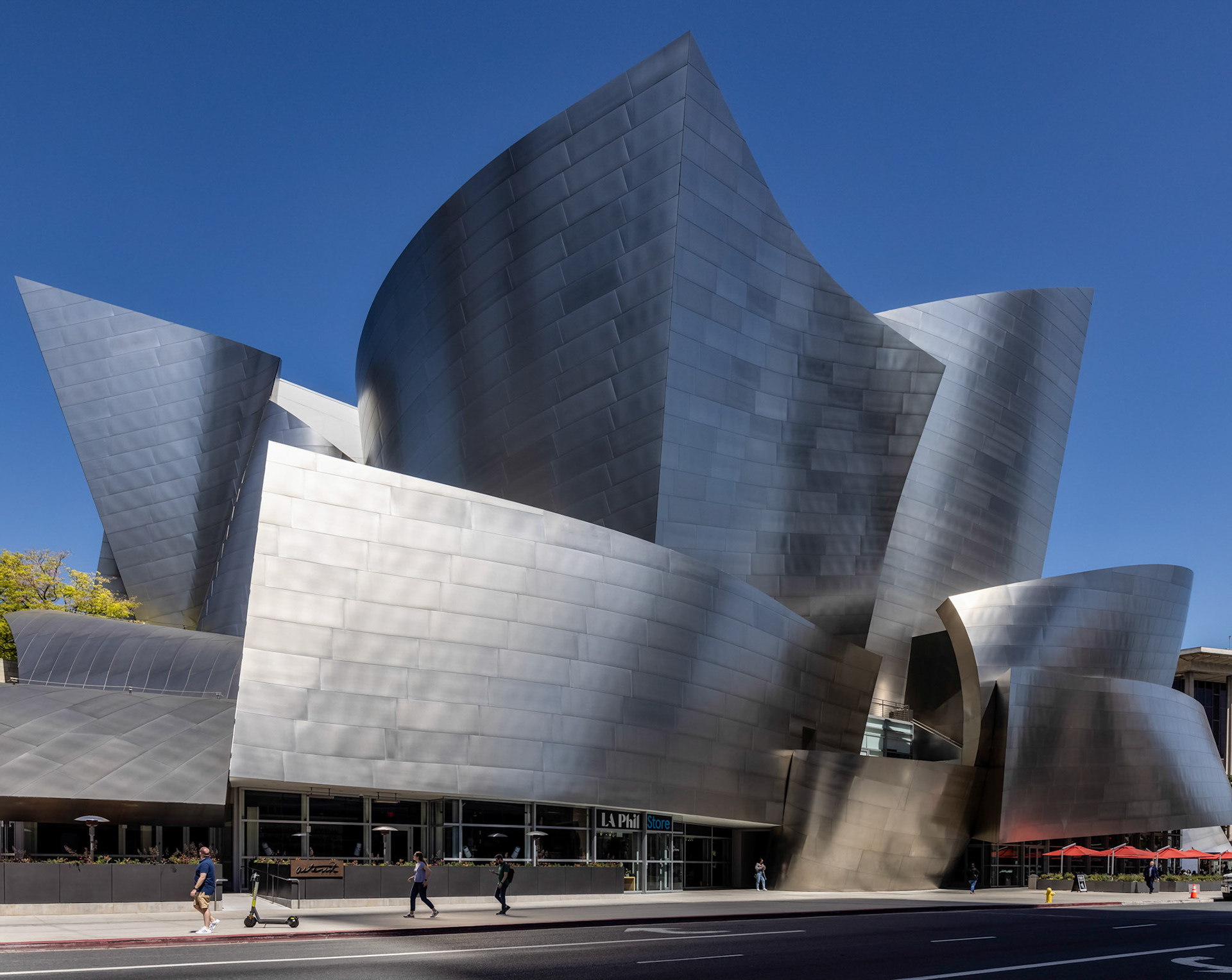 Walt Disney Concert Hall, Los Angeles designed by Frank Gehry