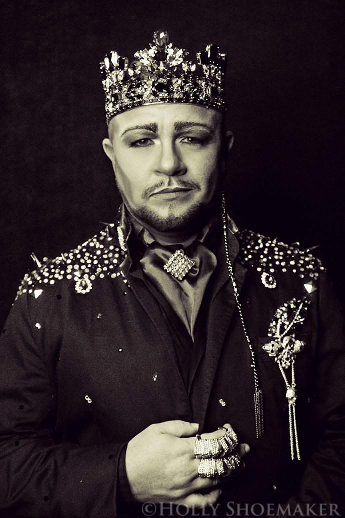 Freddy Prinze Charming: Drag King