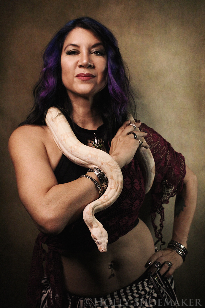 Diosa Lys: Belly Dancer