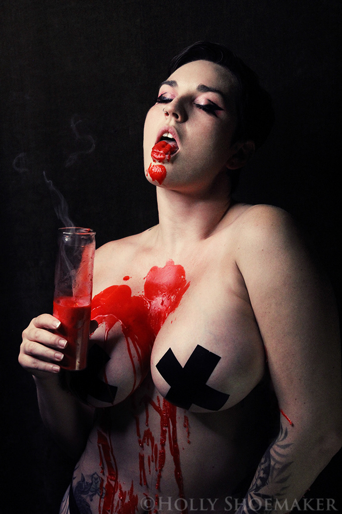 Irene Silver: Burlesque, Sideshow, Wrestling, Dom