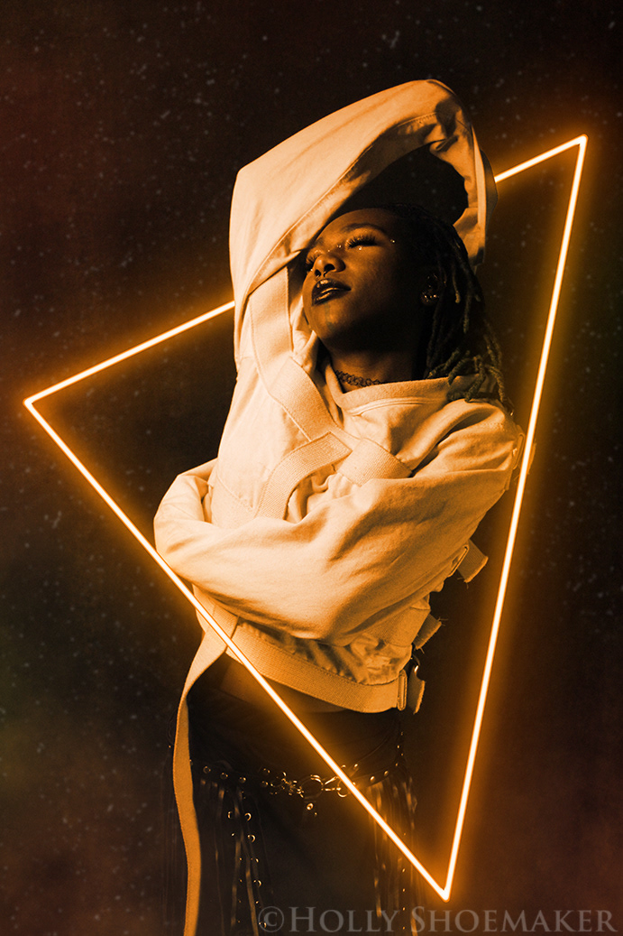 Kinky Kirra: Burlesque, Sideshow