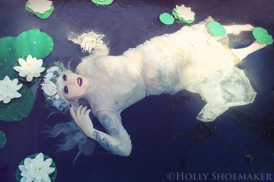 Echo Echo: Burlesque