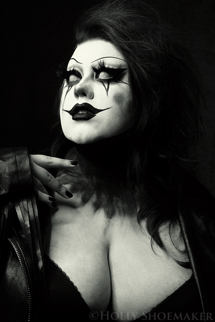 Christina Faye: Drag