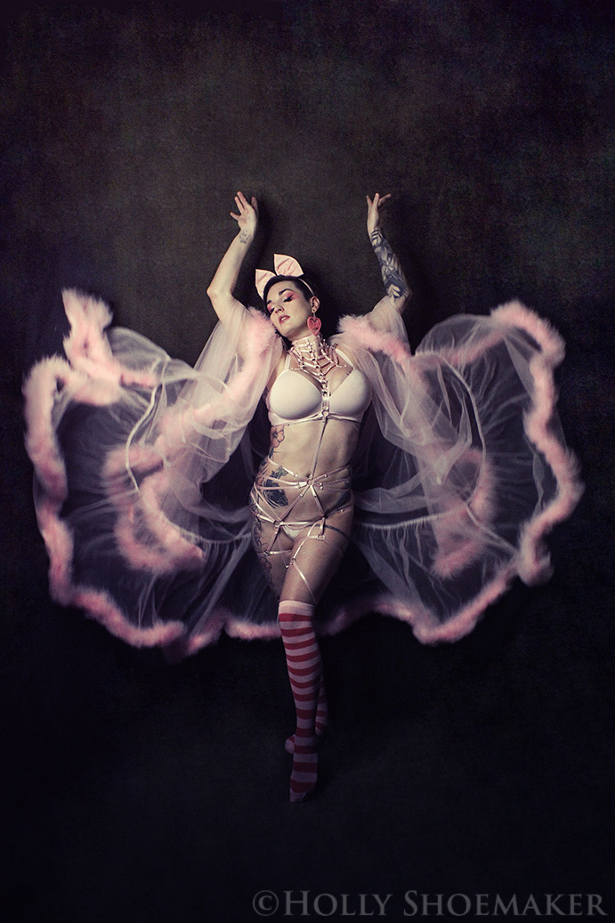 Irene Silver: Burlesque, Sideshow, Wrestling, Dom