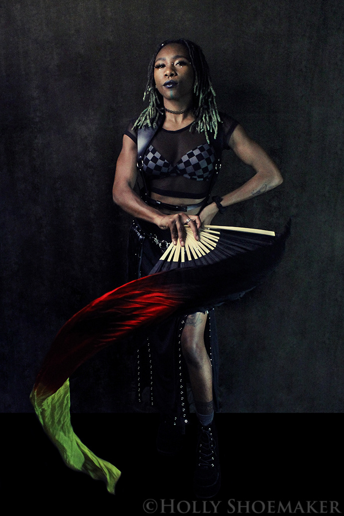 Kinky Kirra: Burlesque, Sideshow