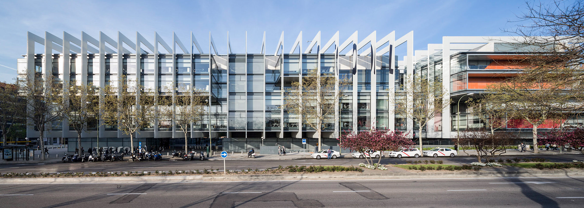 Campus Repsol Headquarters / Madrid, Spain / Rafael De La-Hoz