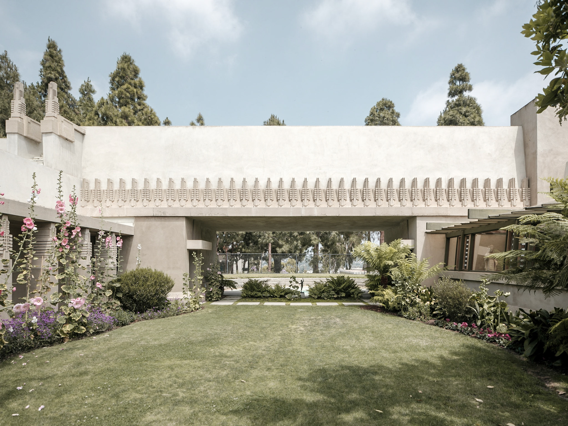 Hollyhock House / Los Angeles, U.S.A / Frank Lloyd Wright