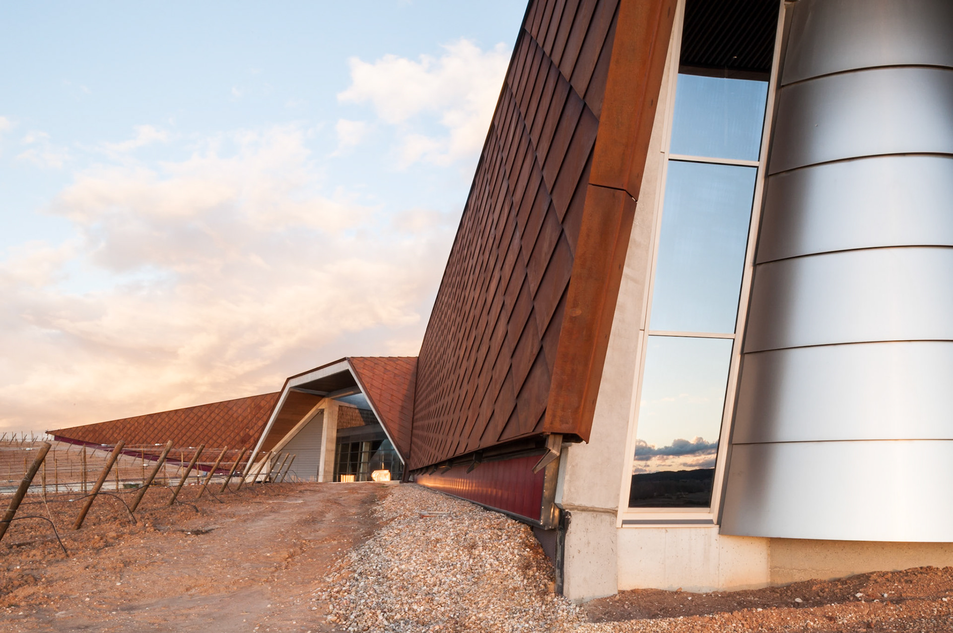 Portia Winery / Faustino Group / Gumiel de Izán, Spain / Foster + Partners