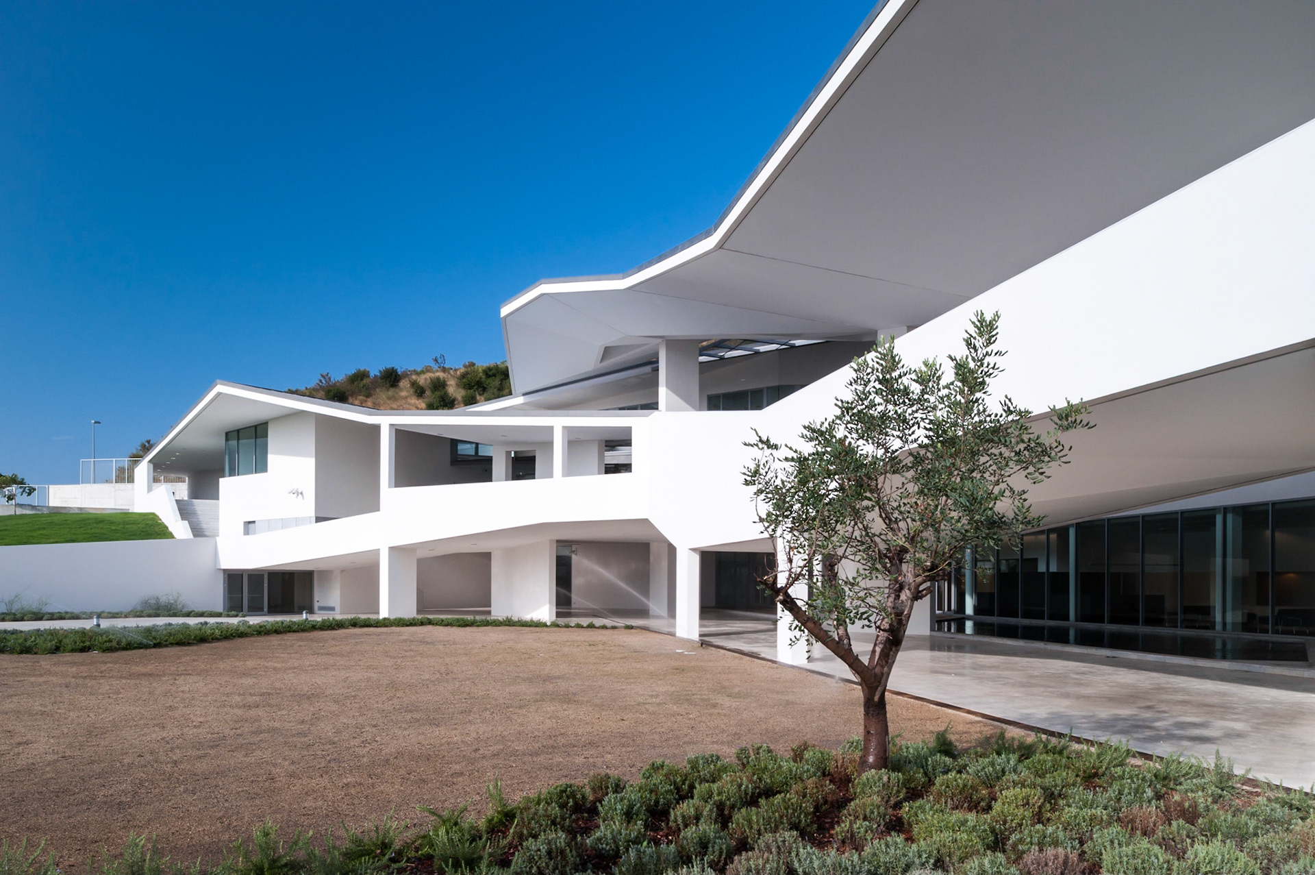 IMO - Ocular Microsurgery Institute / Barcelona, Spain / Josep Llinàs