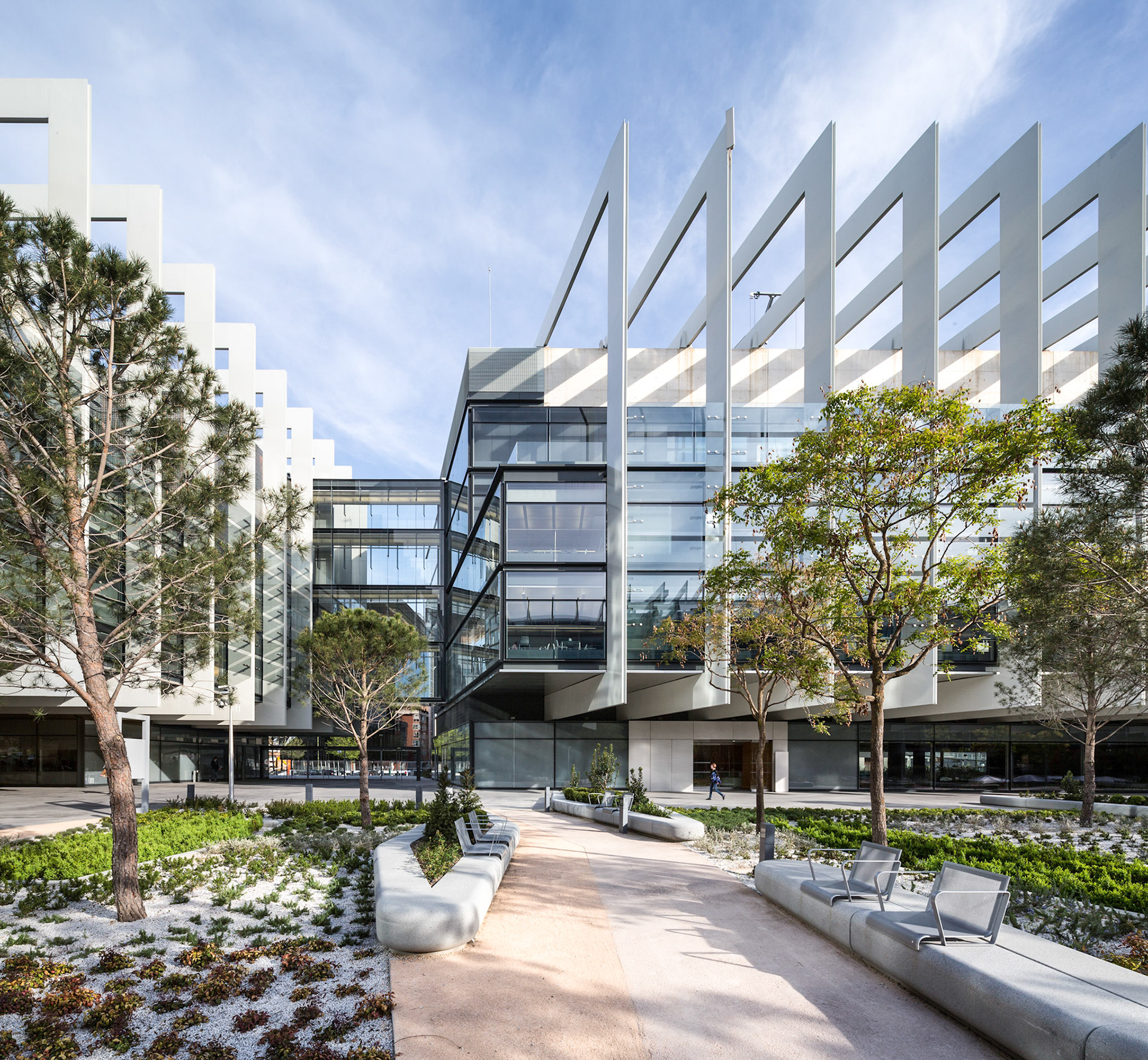 Campus Repsol Headquarters / Madrid, Spain / Rafael De La-Hoz