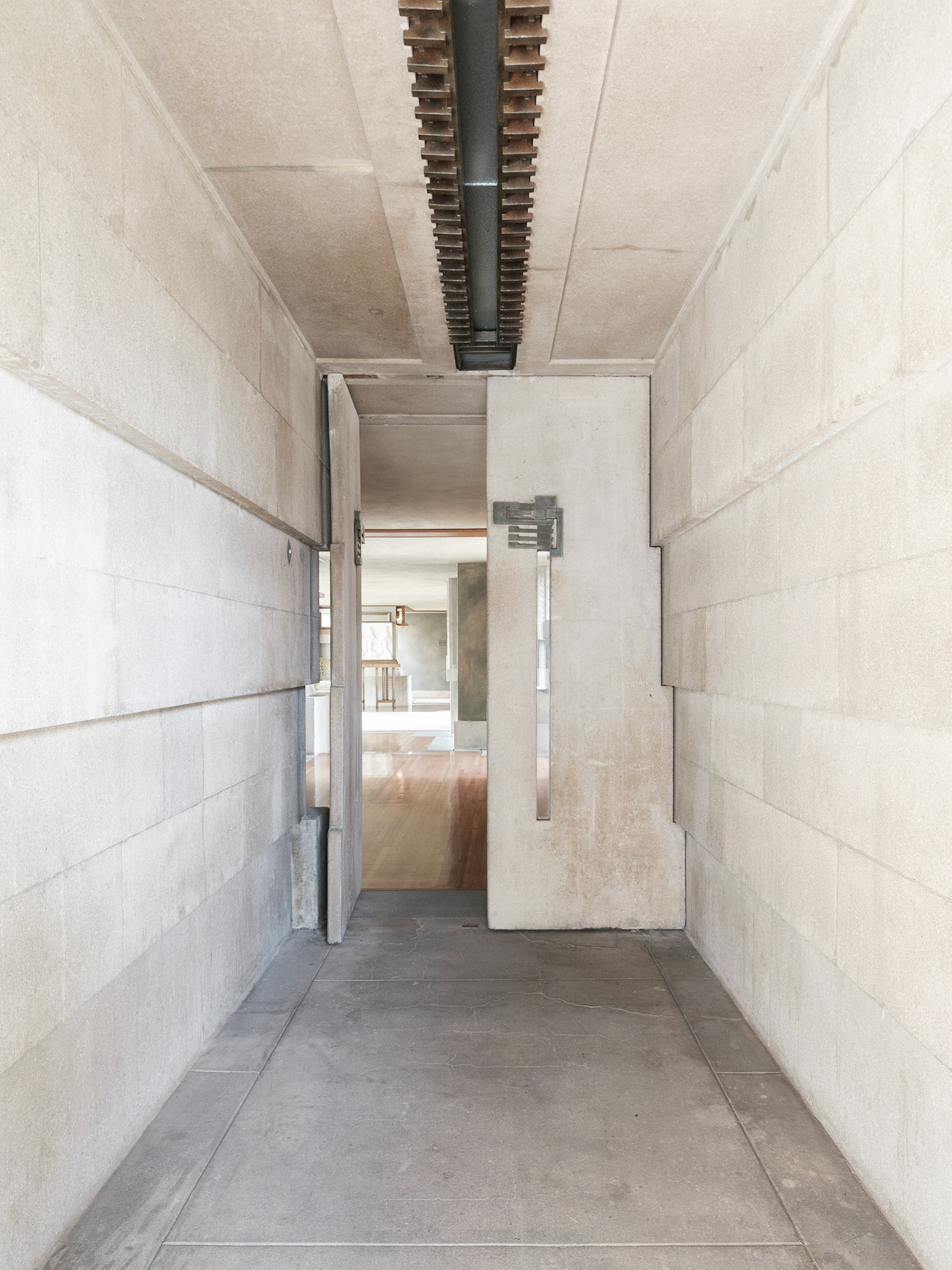 Hollyhock House / Los Angeles, U.S.A / Frank Lloyd Wright