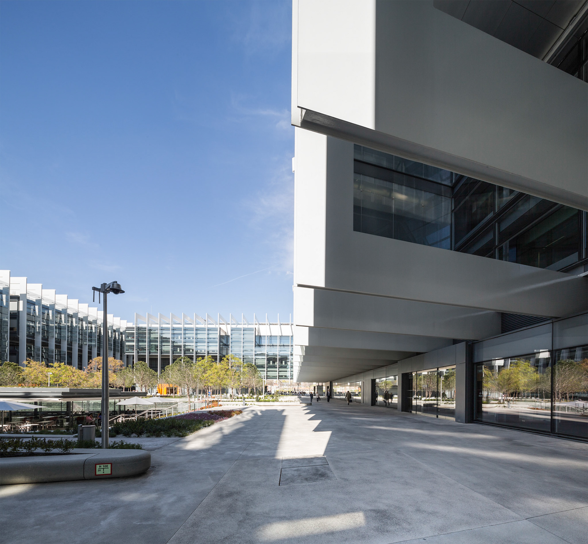 Campus Repsol Headquarters / Madrid, Spain / Rafael De La-Hoz